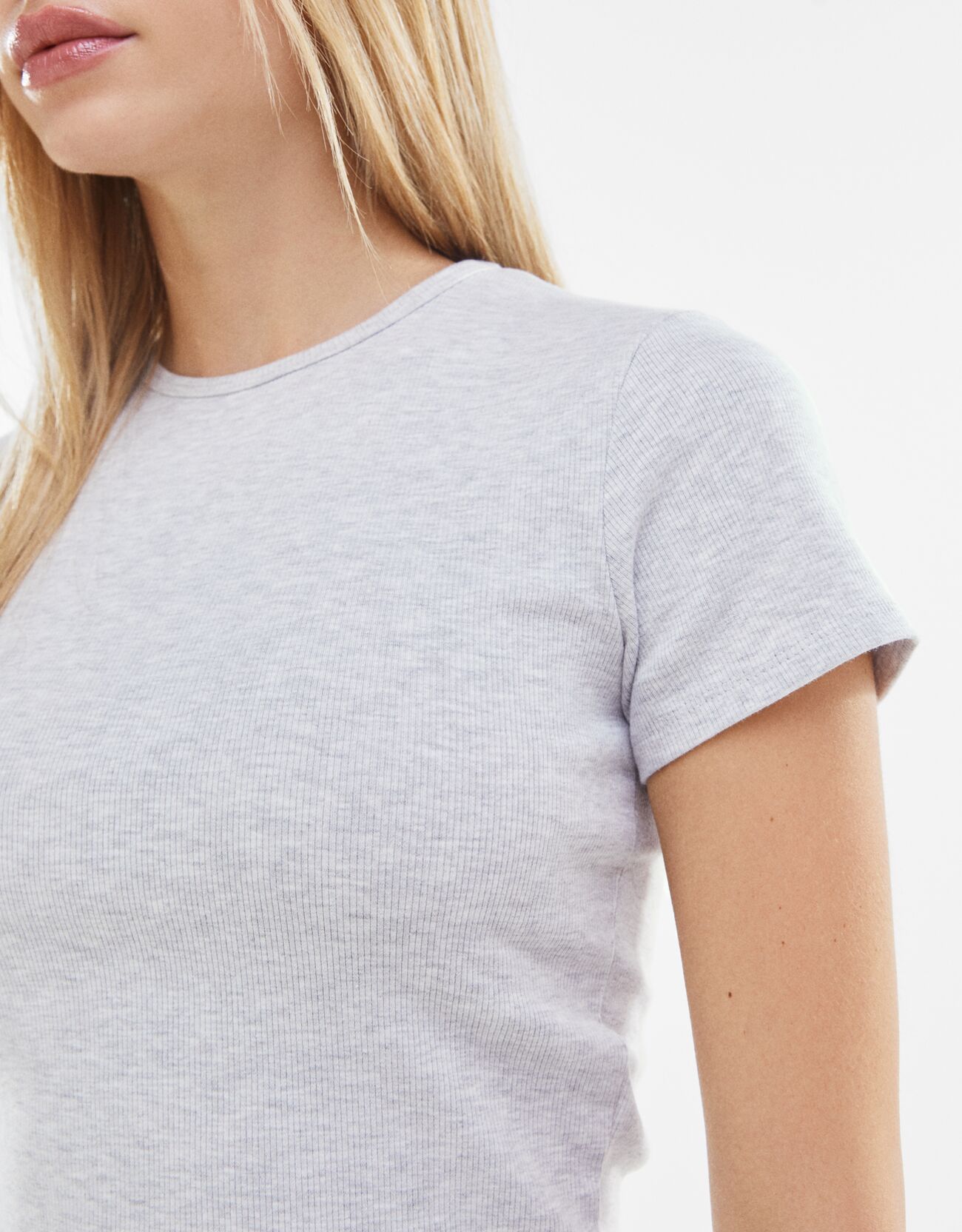 Bershka Kısa kollu fitilli t-shirt 8 Bershka Kısa kollu fitilli t-shirt 9