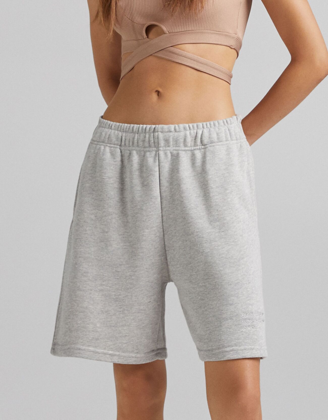Bershka Kalın penye bermuda. 2 Bershka Kalın penye bermuda. 2