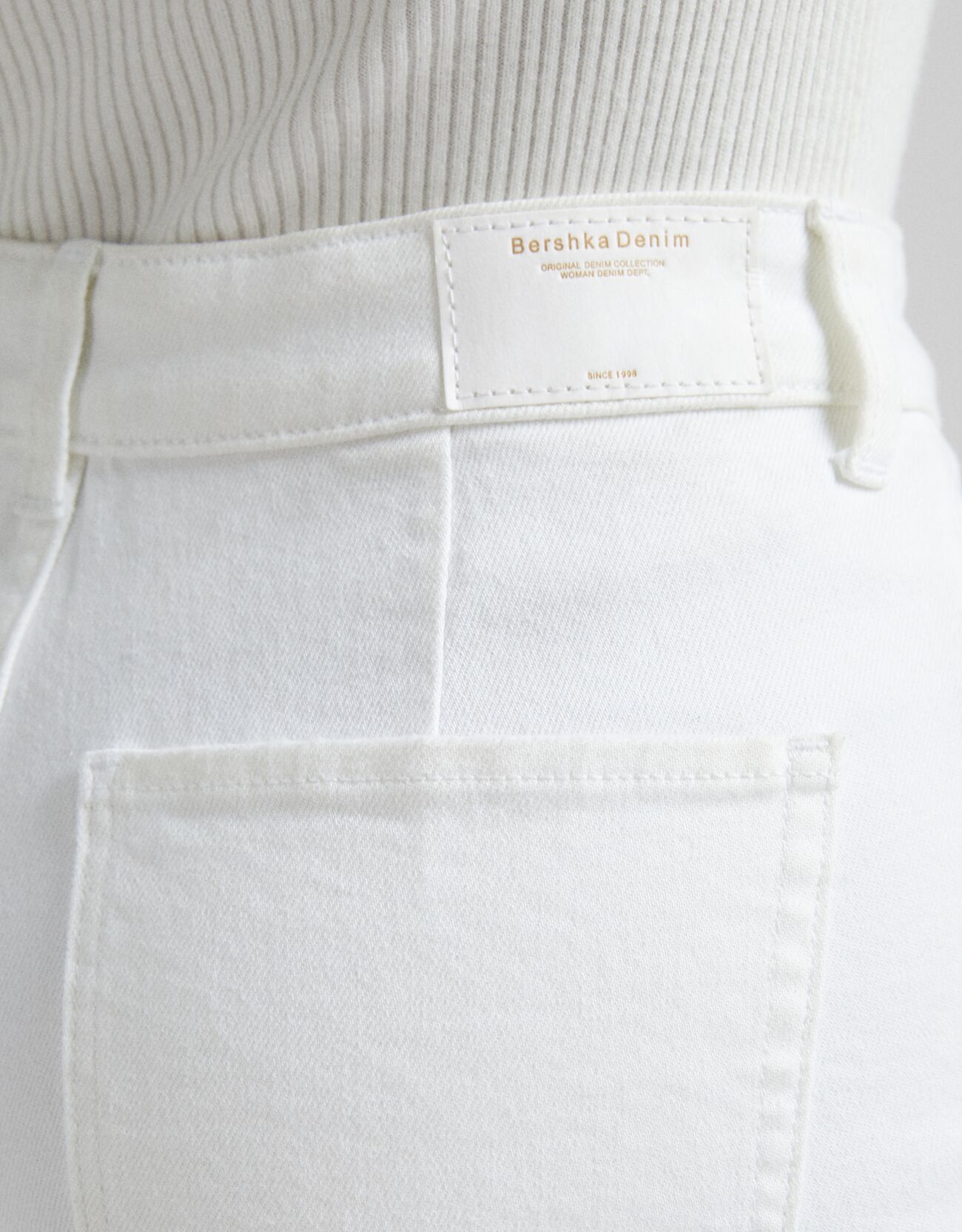 Bershka - Short denim básico