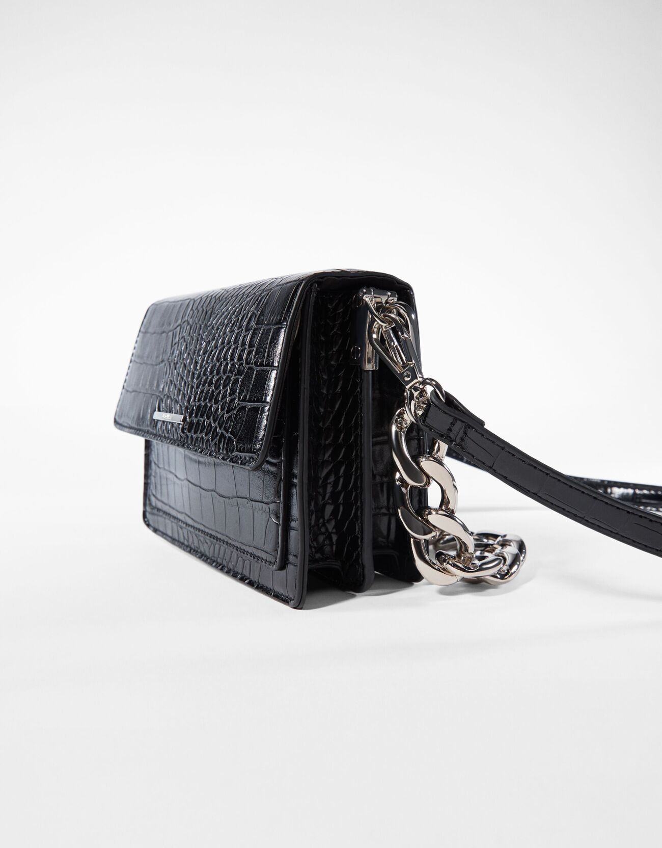 Bershka Timsah desenli clutch çanta 0 Bershka Timsah desenli clutch çanta 1