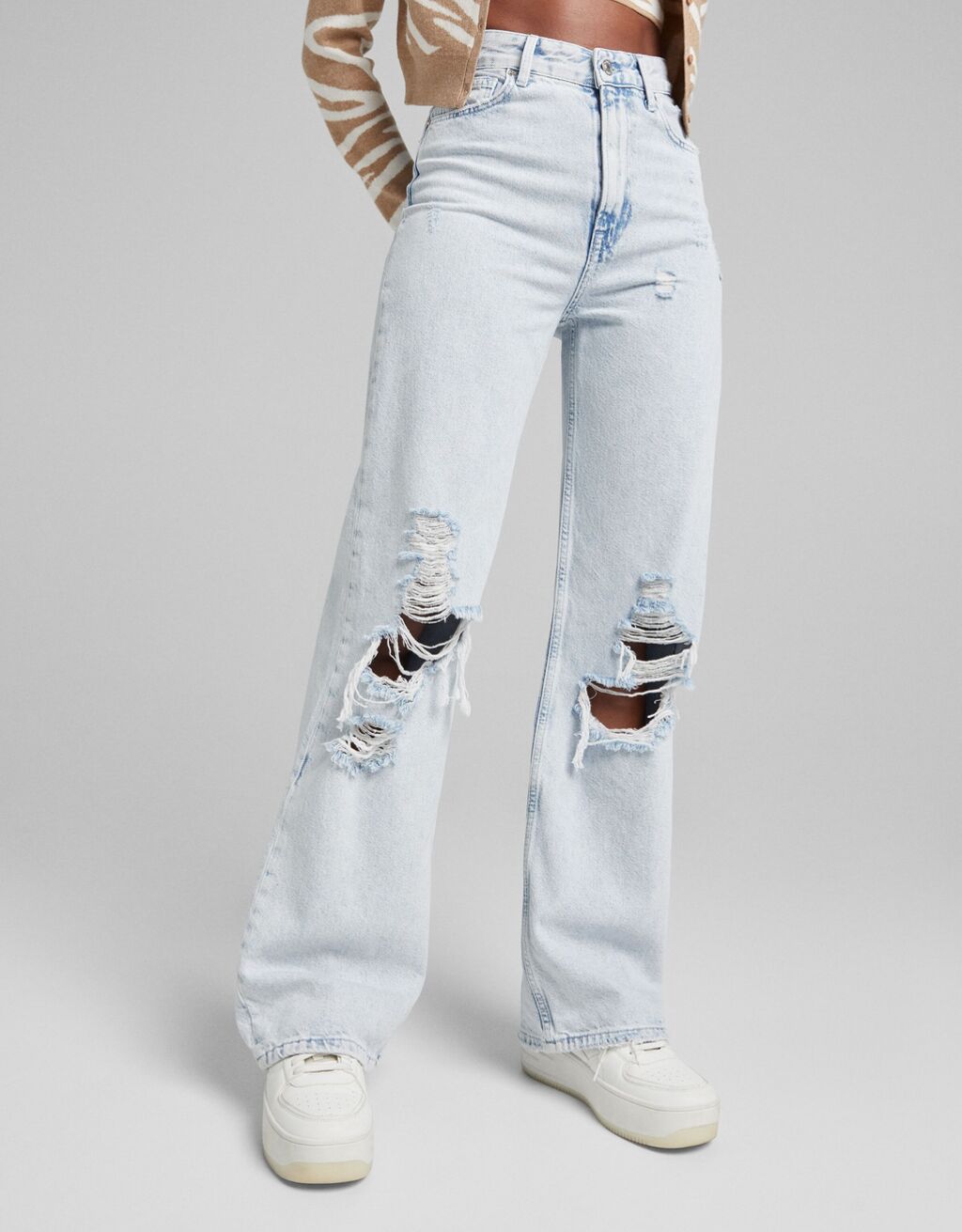 bershka 90s ripped flare jeans