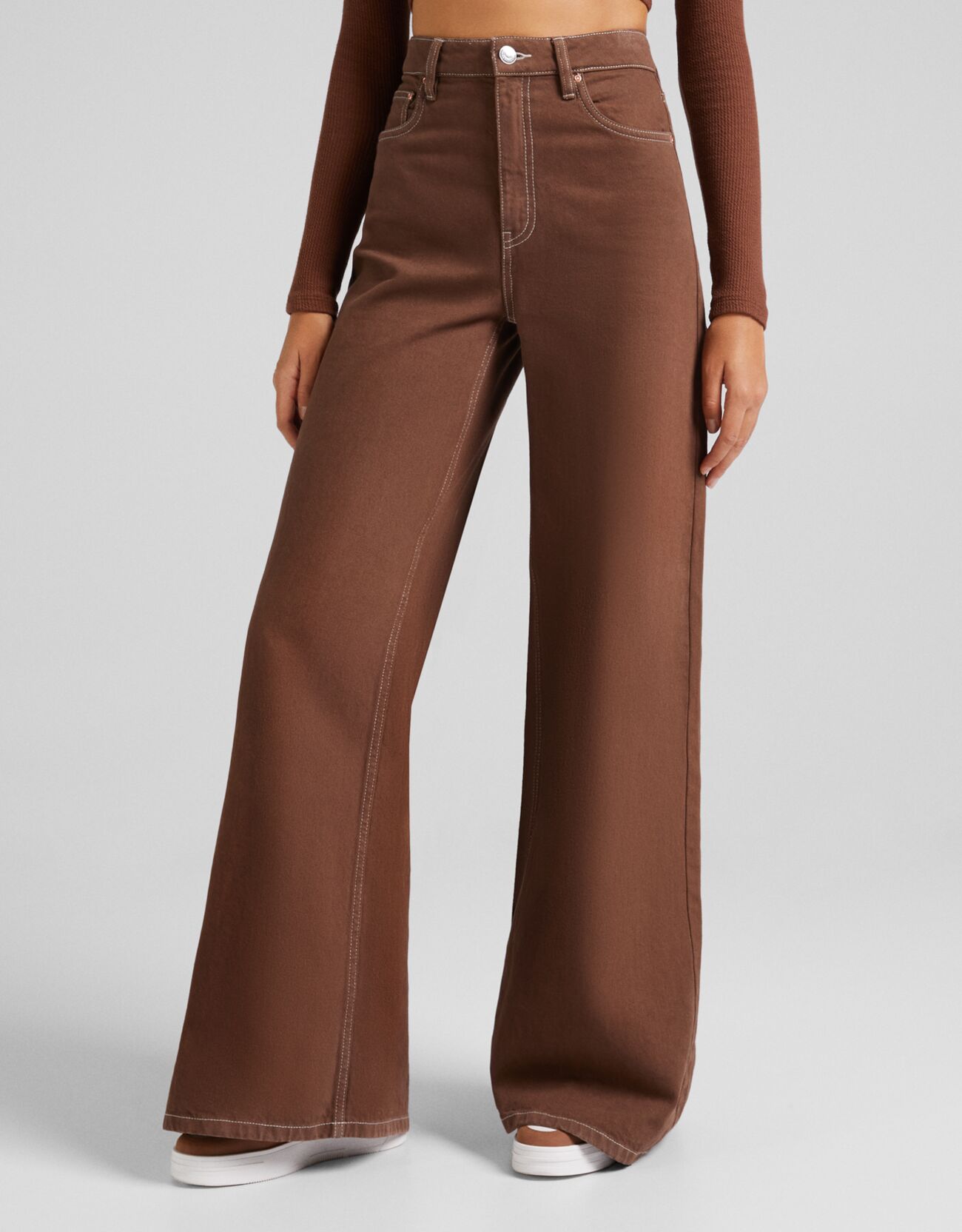 Κоричневый Широкие брюки из твила в стиле 70-х Bershka