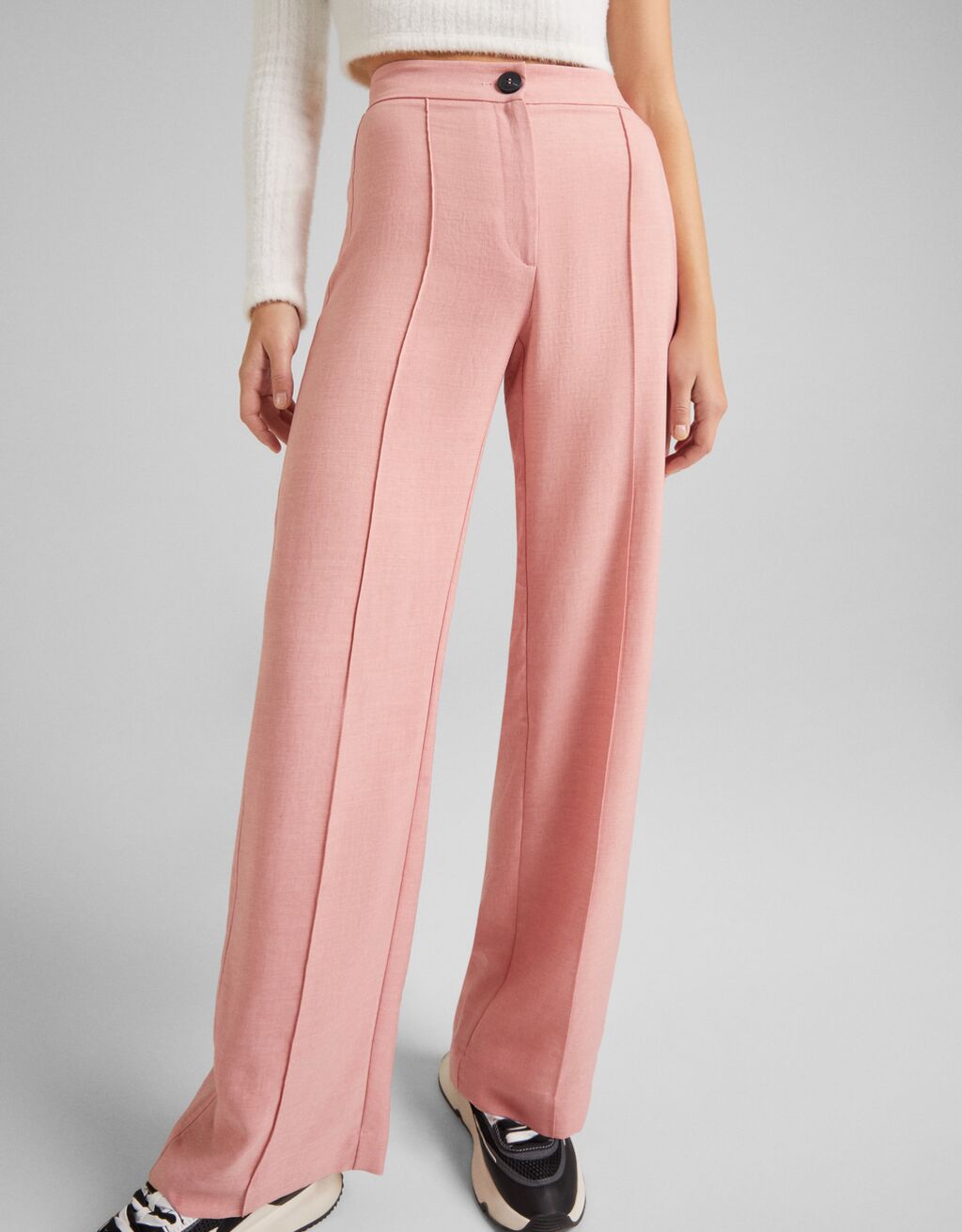bershka 90's straight leg jeans with rips in blue