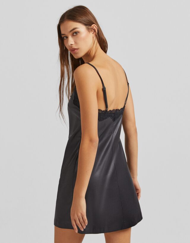 フェイクレザー ストラップキャミソールワンピース レディース Bershka