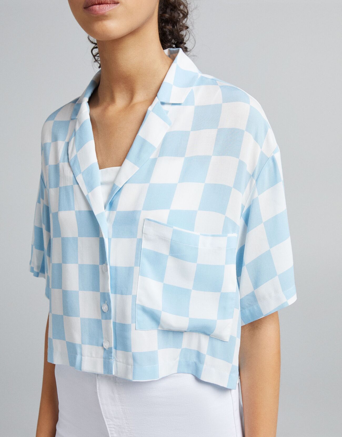 Укороченная рубашка с принтом «Гонки» Синий Bershka