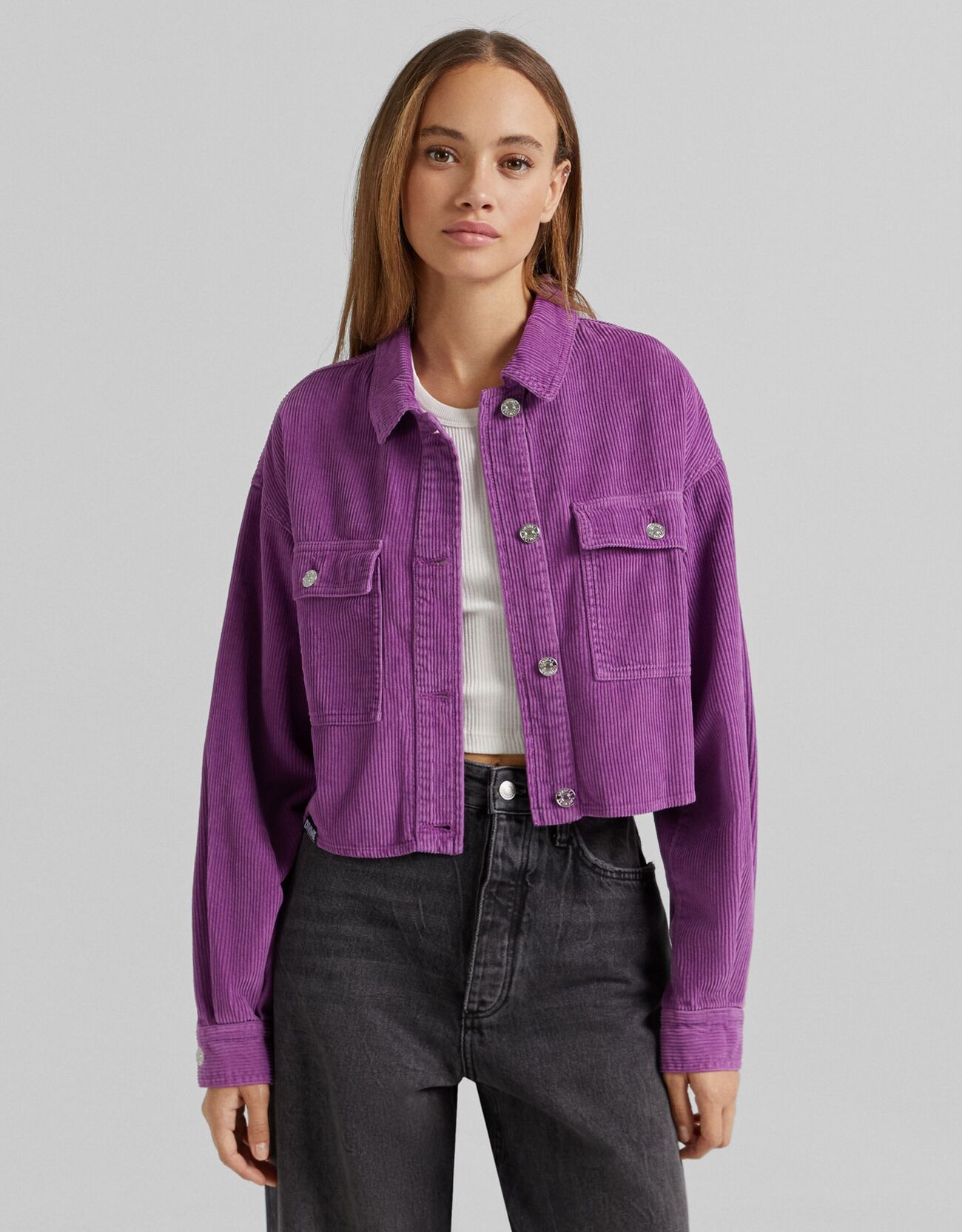 Фиолетовый Короткая вельветовая куртка Bershka