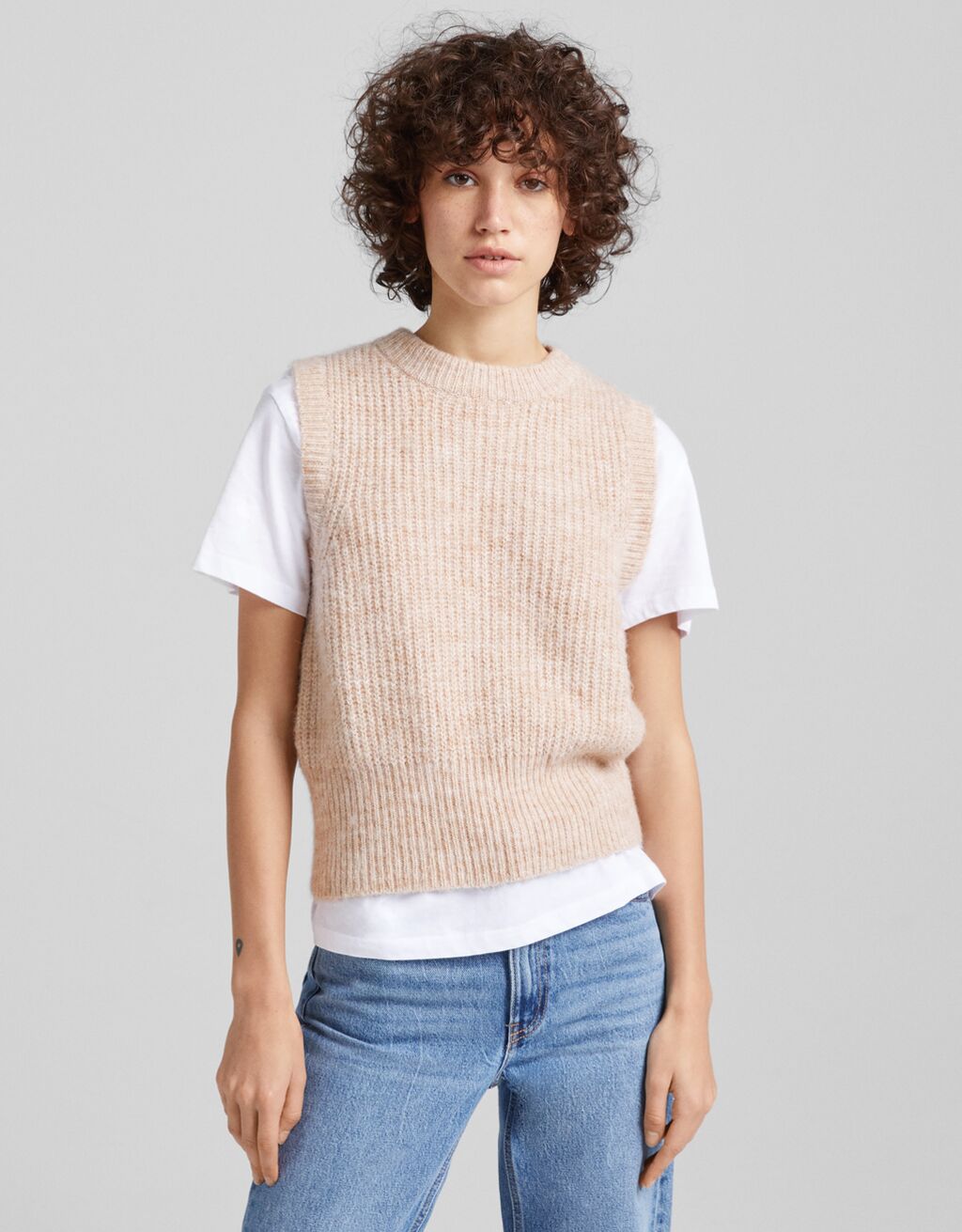 Basic fitted vest-Sand-0