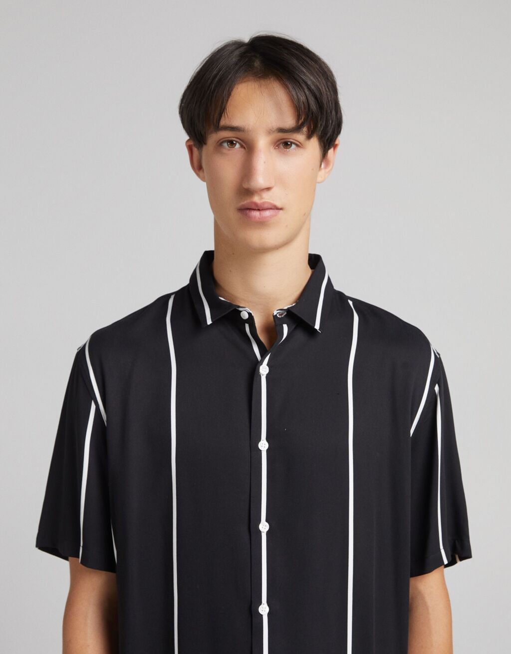 Striped short sleeve shirt - Man | Bershka