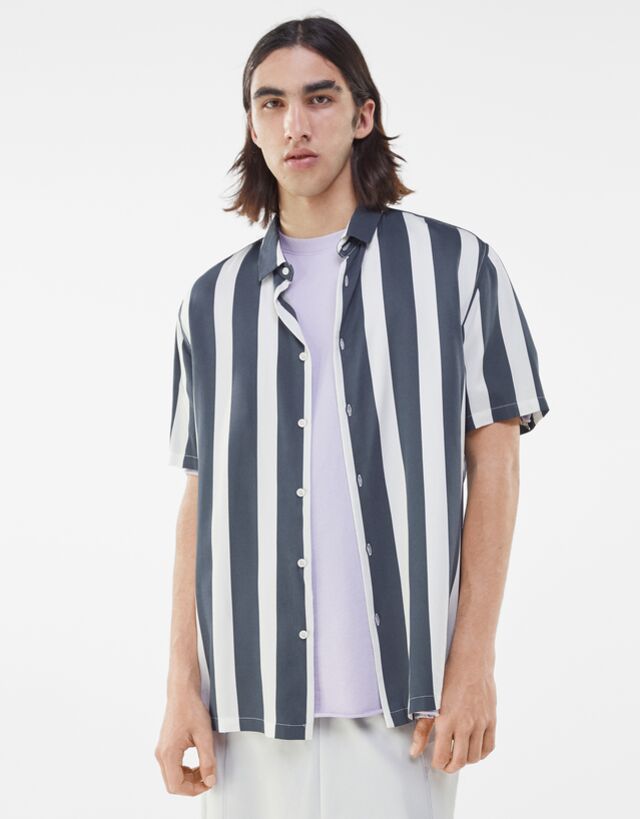 Camisa manga corta rayas - Hombre | Bershka