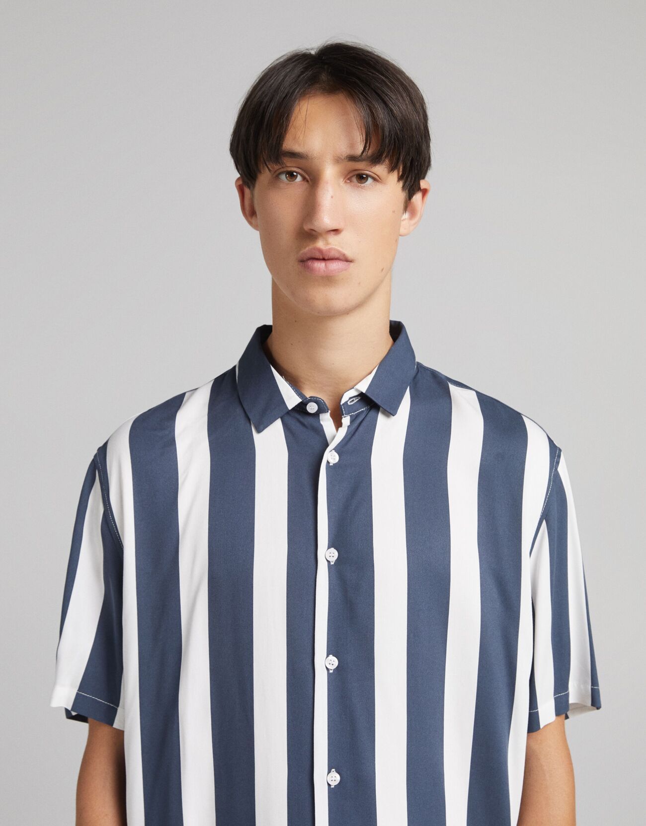 Bershka Çizgili kısa kollu gömlek 10 Bershka Çizgili kısa kollu gömlek 11