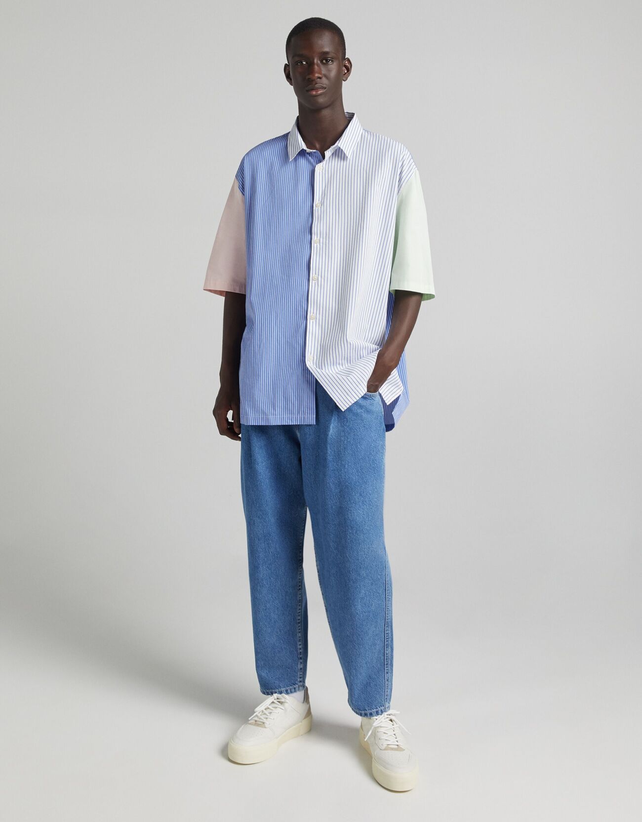 Bershka Relaxed fit poplin kısa kollu gömlek 8 Bershka Relaxed fit poplin kısa kollu gömlek 9