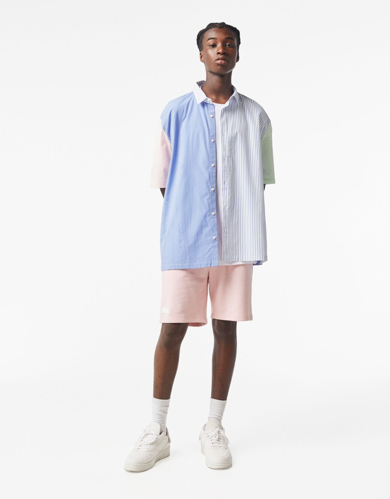 Bershka Relaxed fit poplin kısa kollu gömlek 0 Bershka Relaxed fit poplin kısa kollu gömlek 1