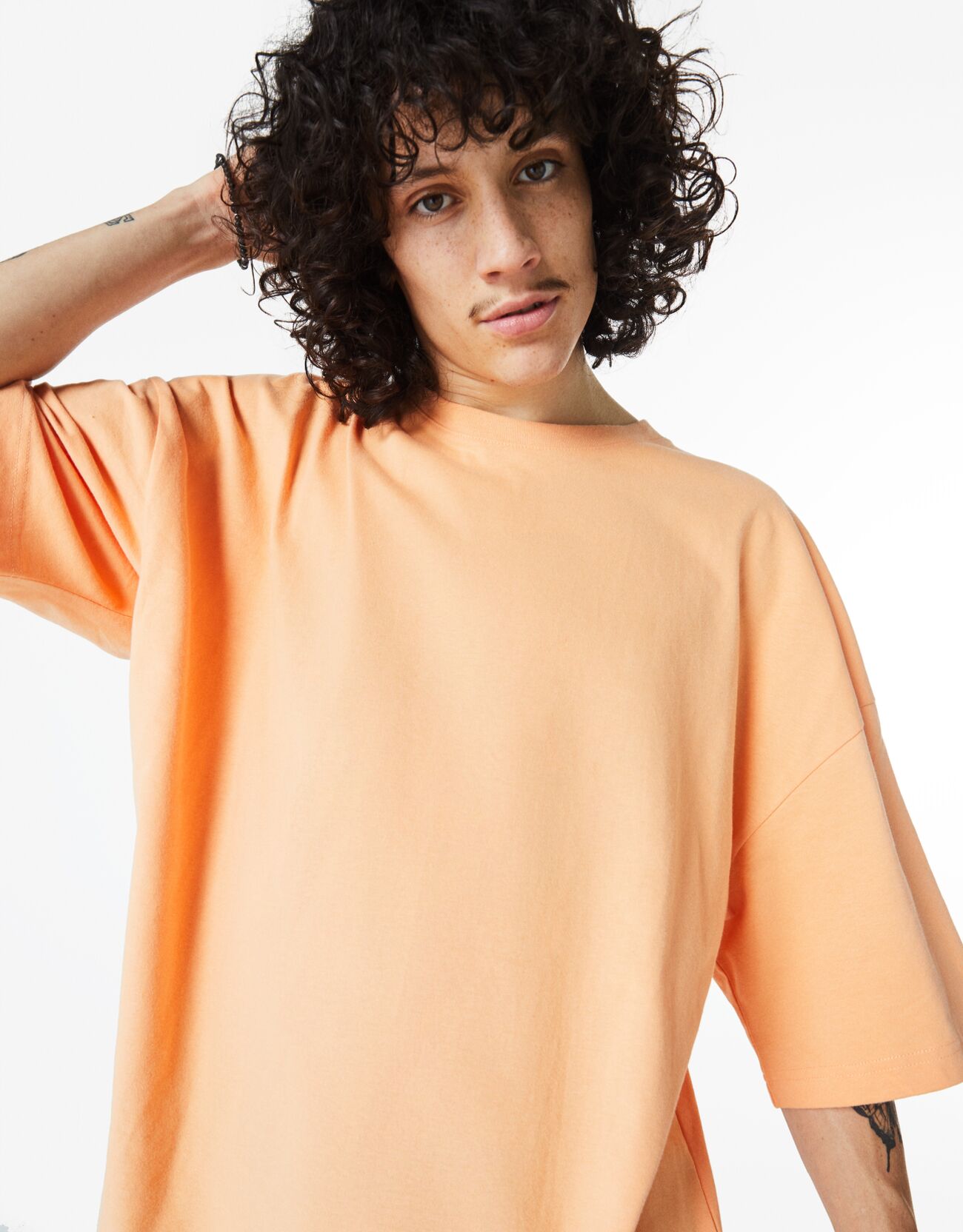 Bershka Ekstra bol kesim kısa kollu t-shirt 0 Bershka Ekstra bol kesim kısa kollu t-shirt 1