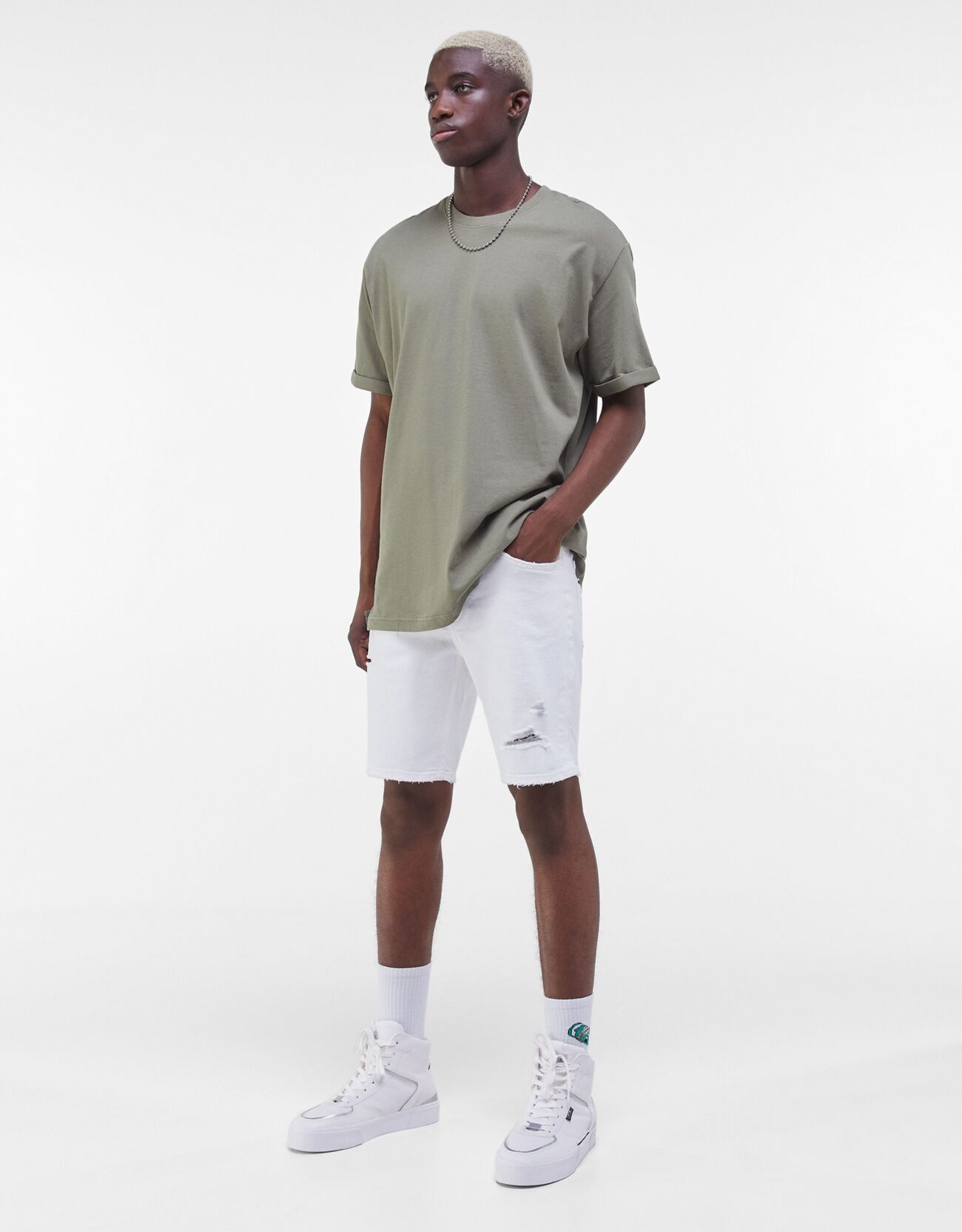 Bershka Distressed skinny fit denim bermuda 6 Bershka Distressed skinny fit denim bermuda 7