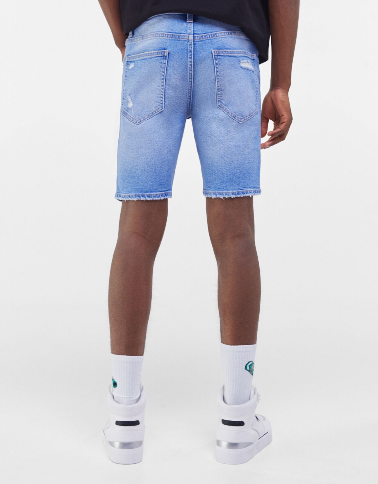 Bershka Distressed skinny fit denim bermuda 10 Bershka Distressed skinny fit denim bermuda 11