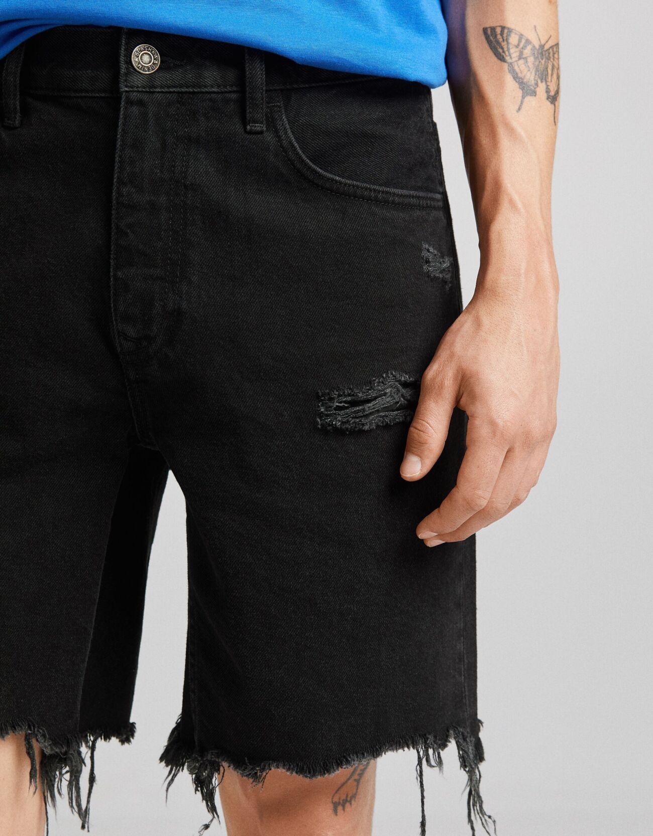 Bershka Distressed slim fit denim bermuda 2 Bershka Distressed slim fit denim bermuda 3