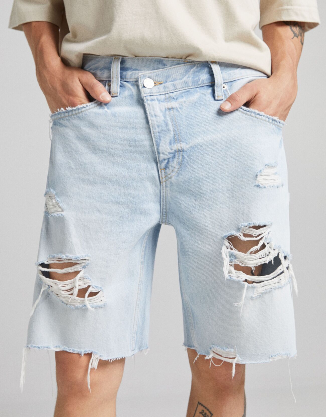 Bershka Distressed jean bermuda 8 Bershka Distressed jean bermuda 9