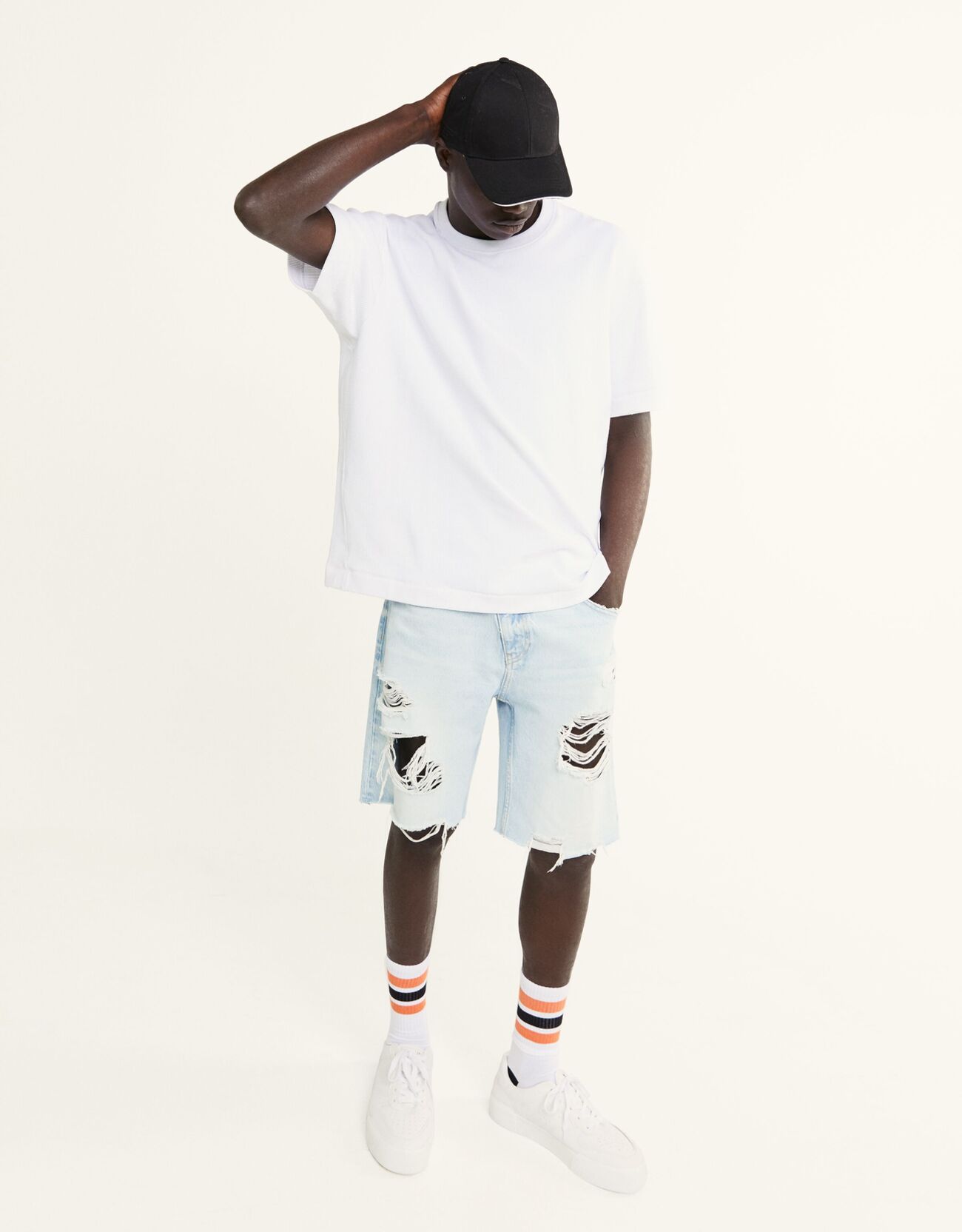 Bershka Distressed jean bermuda 4 Bershka Distressed jean bermuda 5