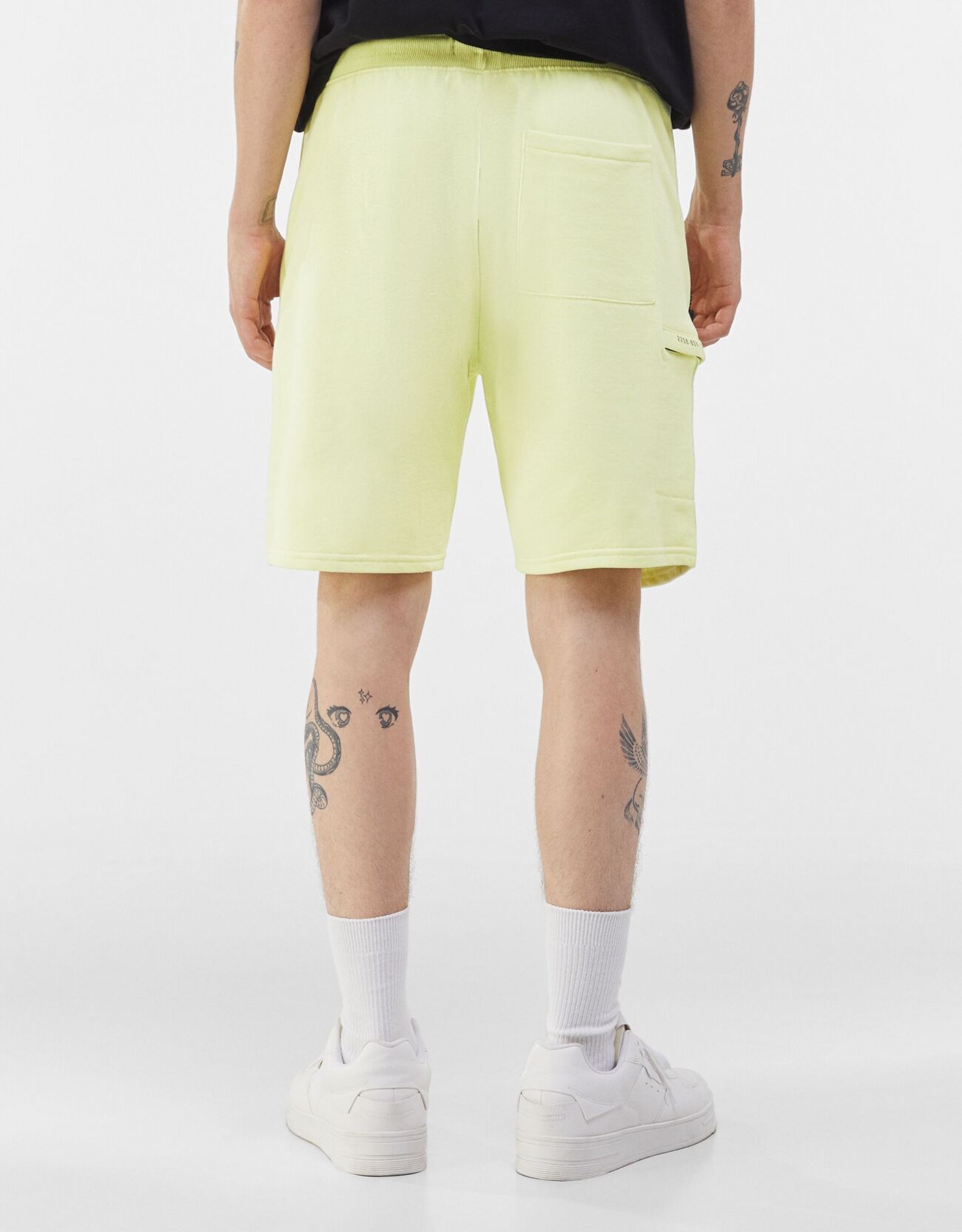 Bershka Cepli pamuklu jogger bermuda şort 6 Bershka Cepli pamuklu jogger bermuda şort 7