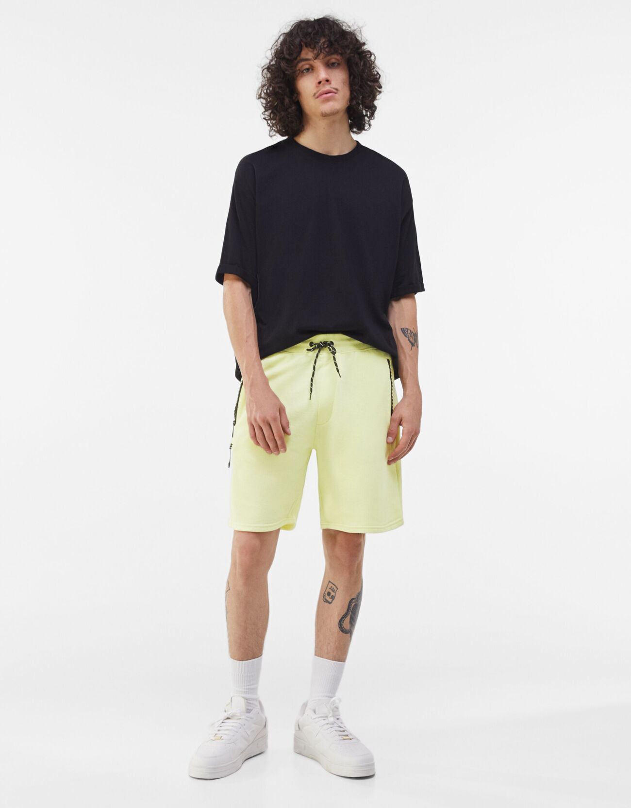 Bershka Cepli pamuklu jogger bermuda şort 10 Bershka Cepli pamuklu jogger bermuda şort 11