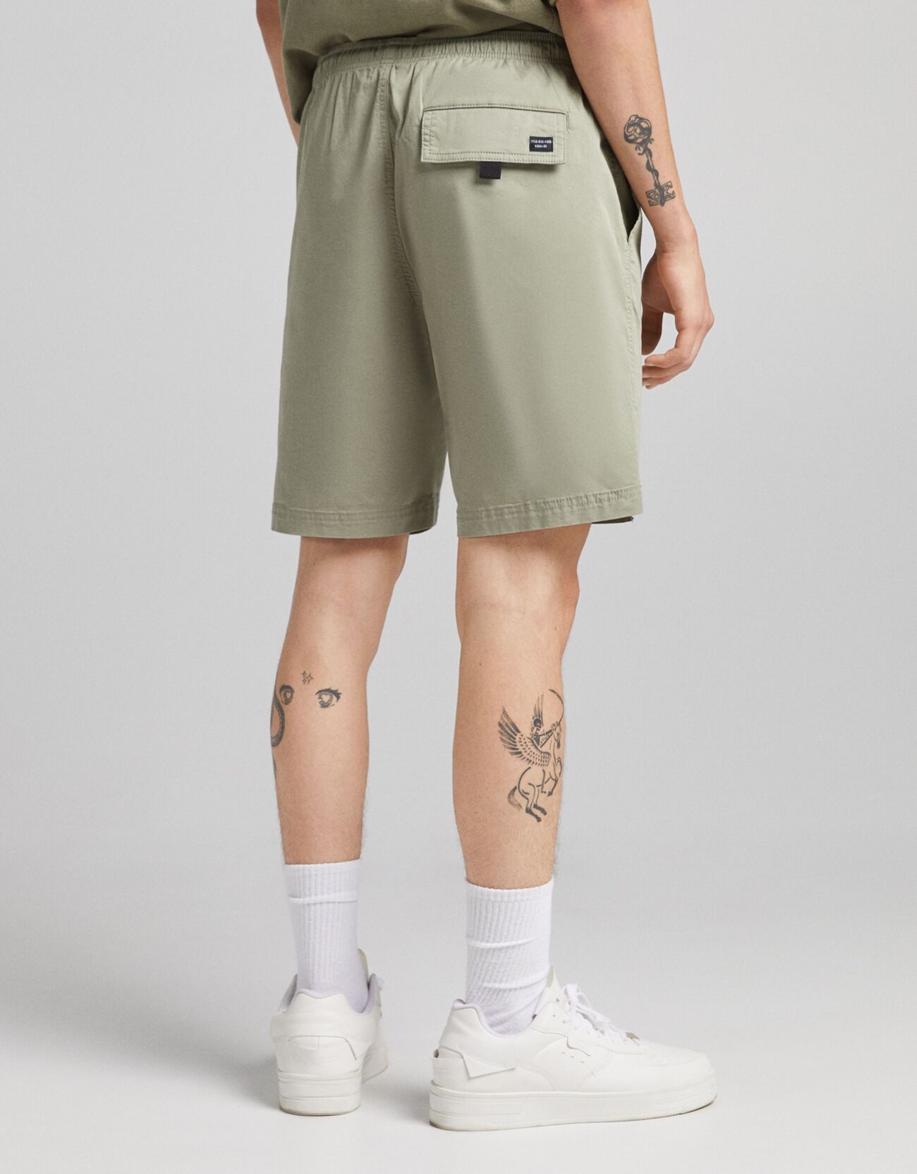 Bershka Pamuklu işlemeli jogging fit bermuda 10 Bershka Pamuklu işlemeli jogging fit bermuda 11