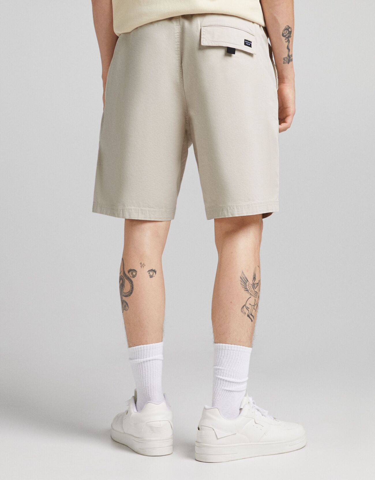Bershka Pamuklu işlemeli jogging fit bermuda 10 Bershka Pamuklu işlemeli jogging fit bermuda 11