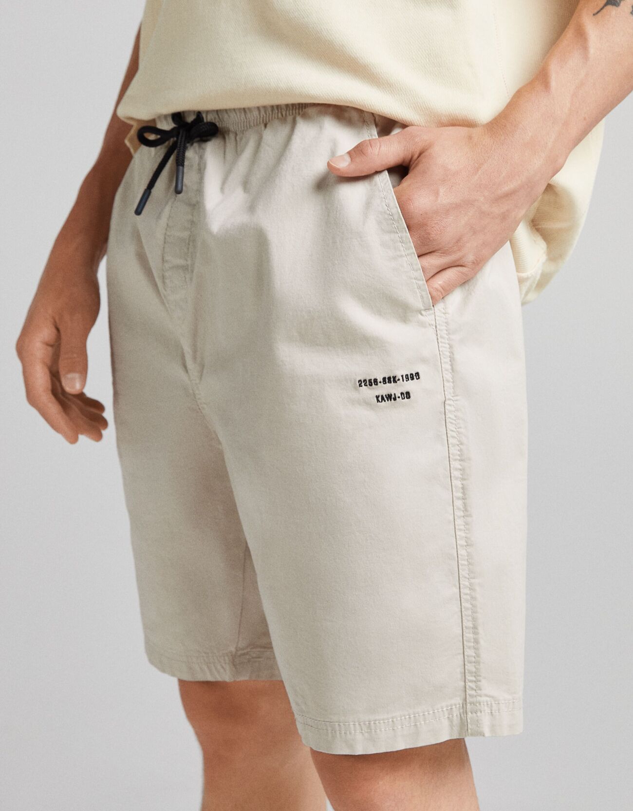 Bershka Pamuklu işlemeli jogging fit bermuda 8 Bershka Pamuklu işlemeli jogging fit bermuda 9