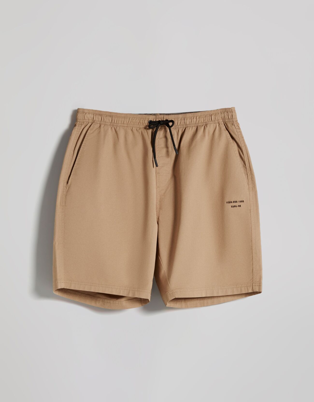 Bershka Pamuklu işlemeli jogging fit bermuda 6 Bershka Pamuklu işlemeli jogging fit bermuda 7
