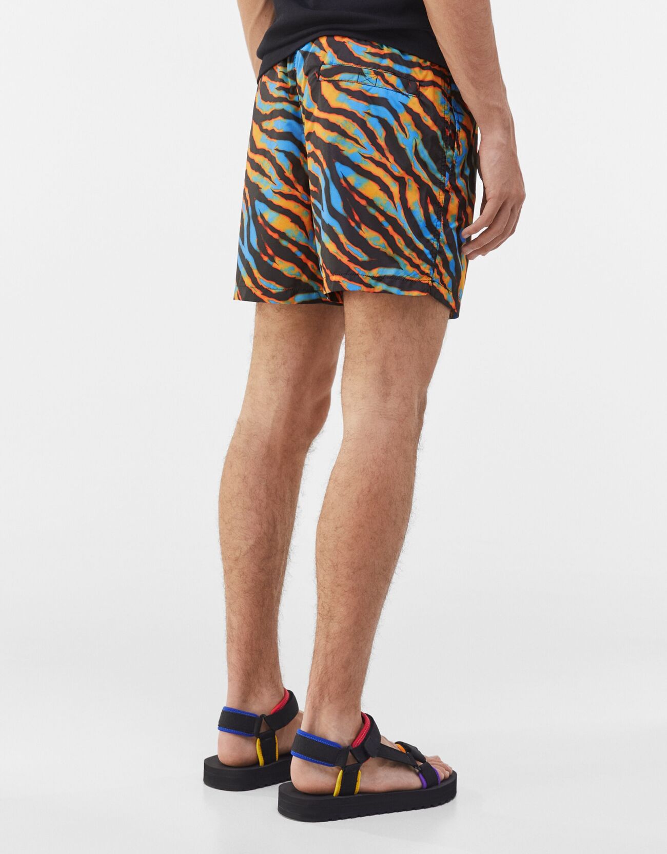 Bershka Zebra desenli deniz şortu 6 Bershka Zebra desenli deniz şortu 7
