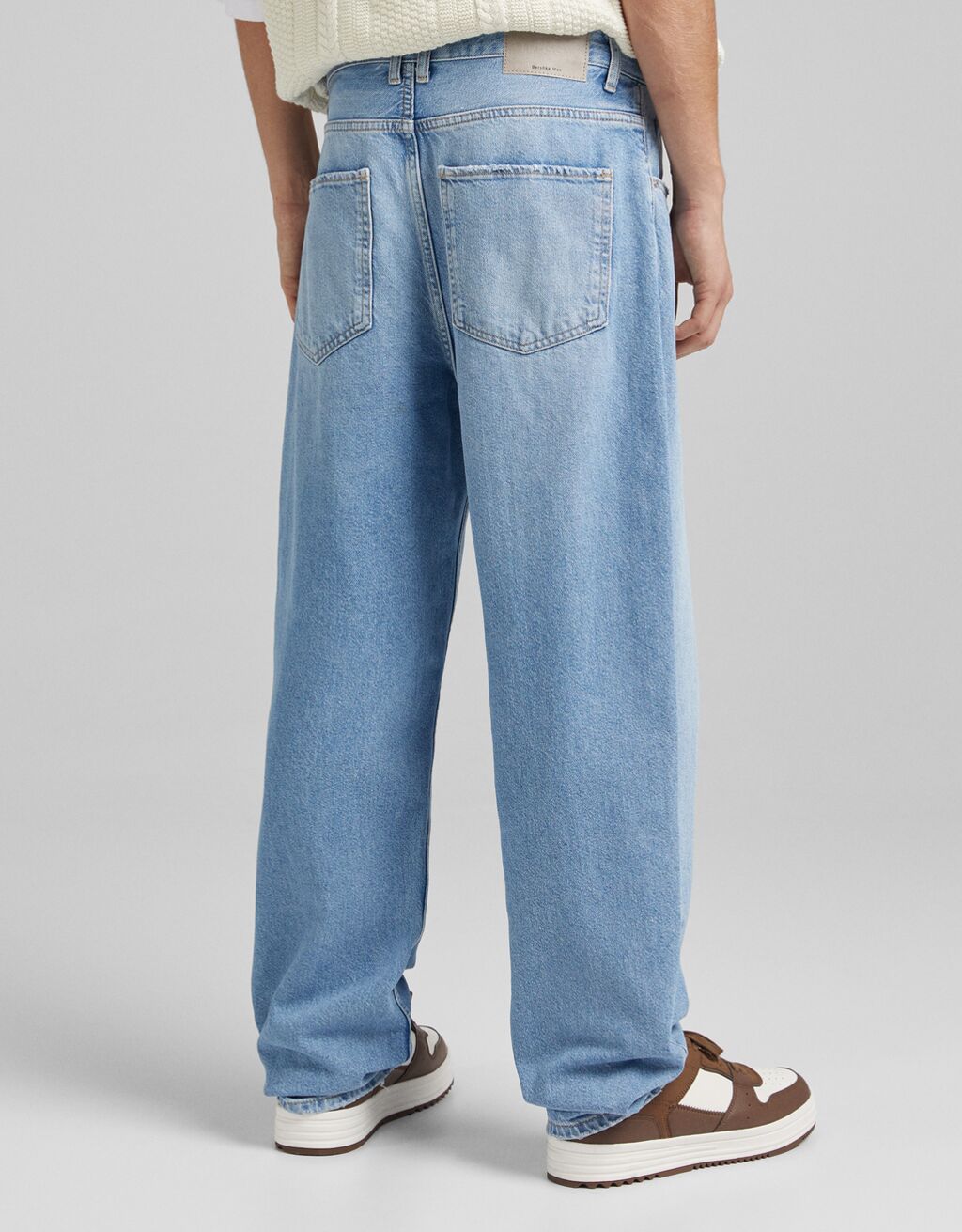 The Best Denim Trend of Spring 2020 - Carrot Leg Jeans