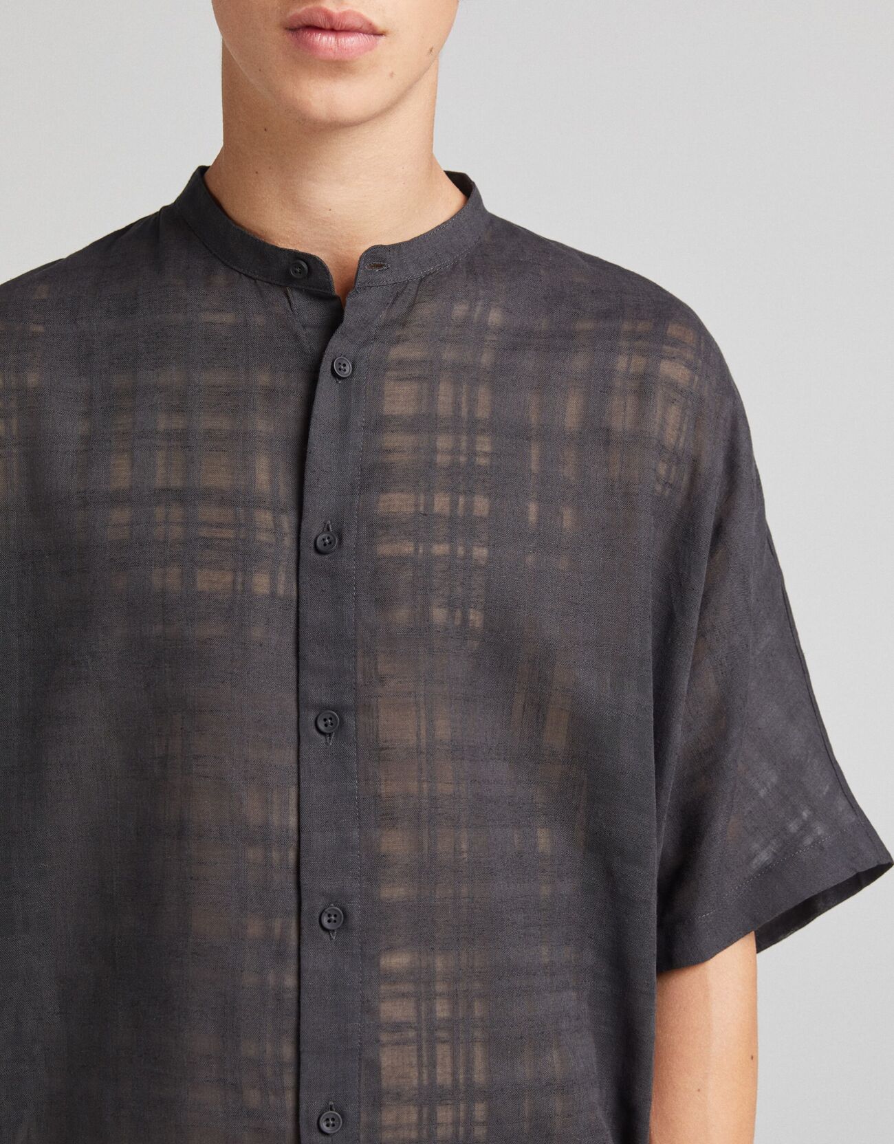 Bershka Kısa kollu transparan oversize gömlek 8 Bershka Kısa kollu transparan oversize gömlek 9