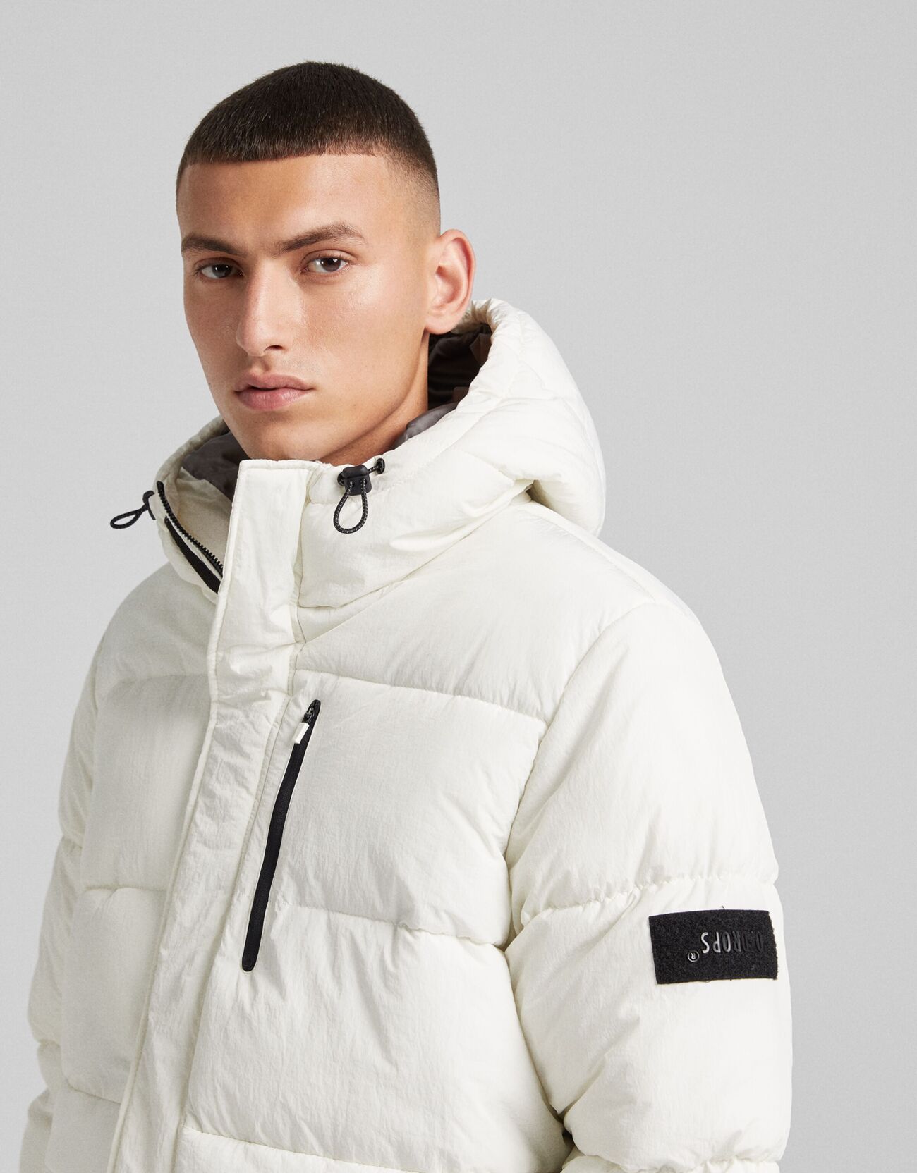 Bershka - Cazadora puffy capucha
