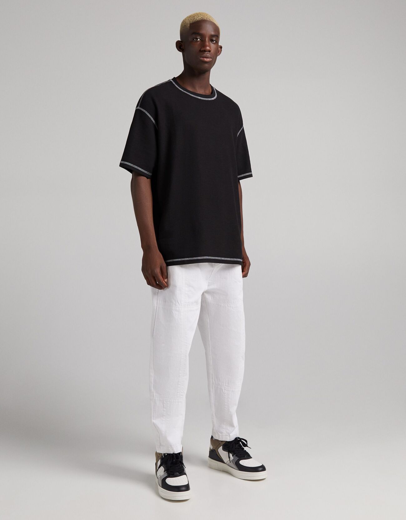Bershka Kontrast dikişli kısa kollu t-shirt 6 Bershka Kontrast dikişli kısa kollu t-shirt 7