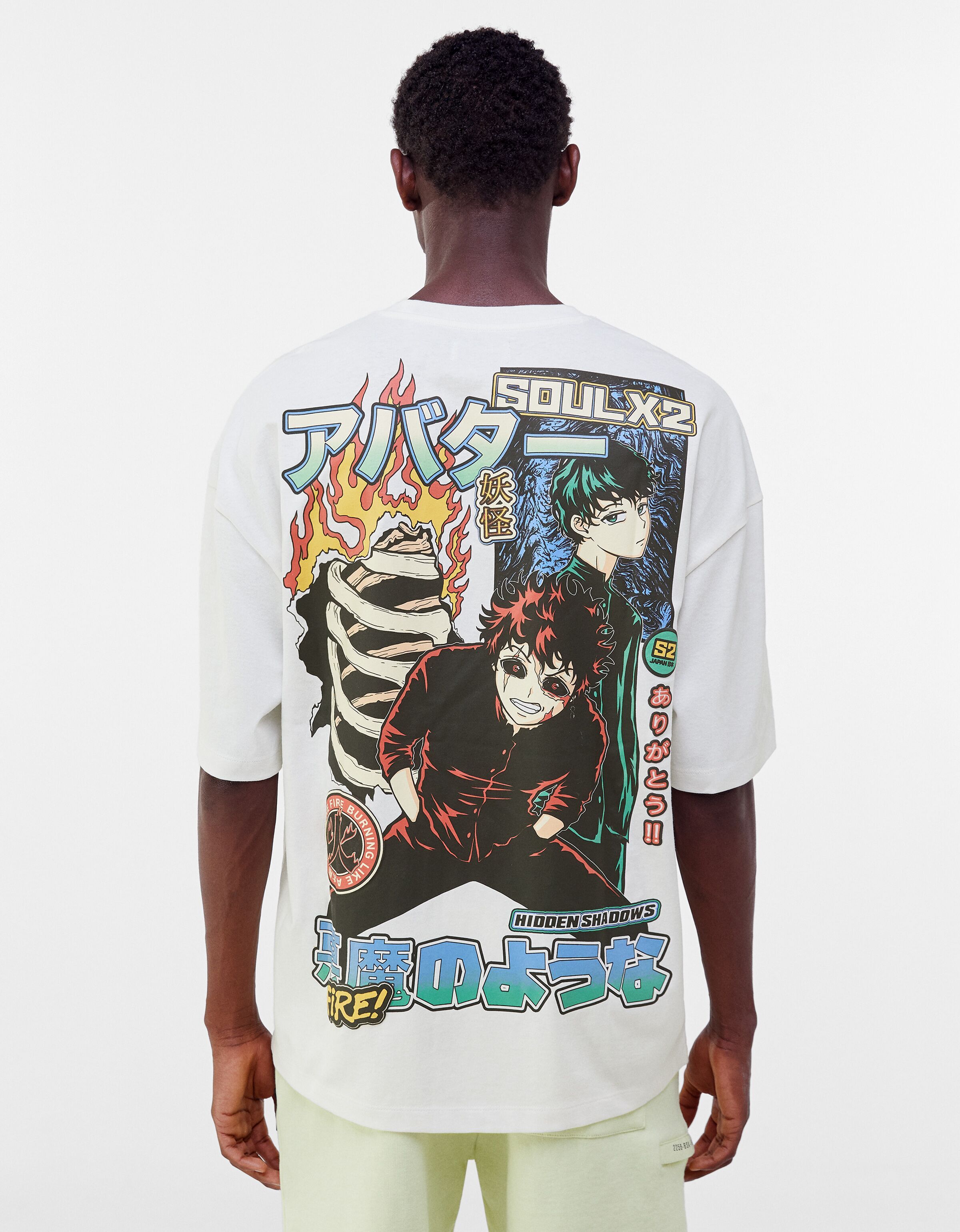 Extra loose animé print T-shirt with patches - Man | Bershka