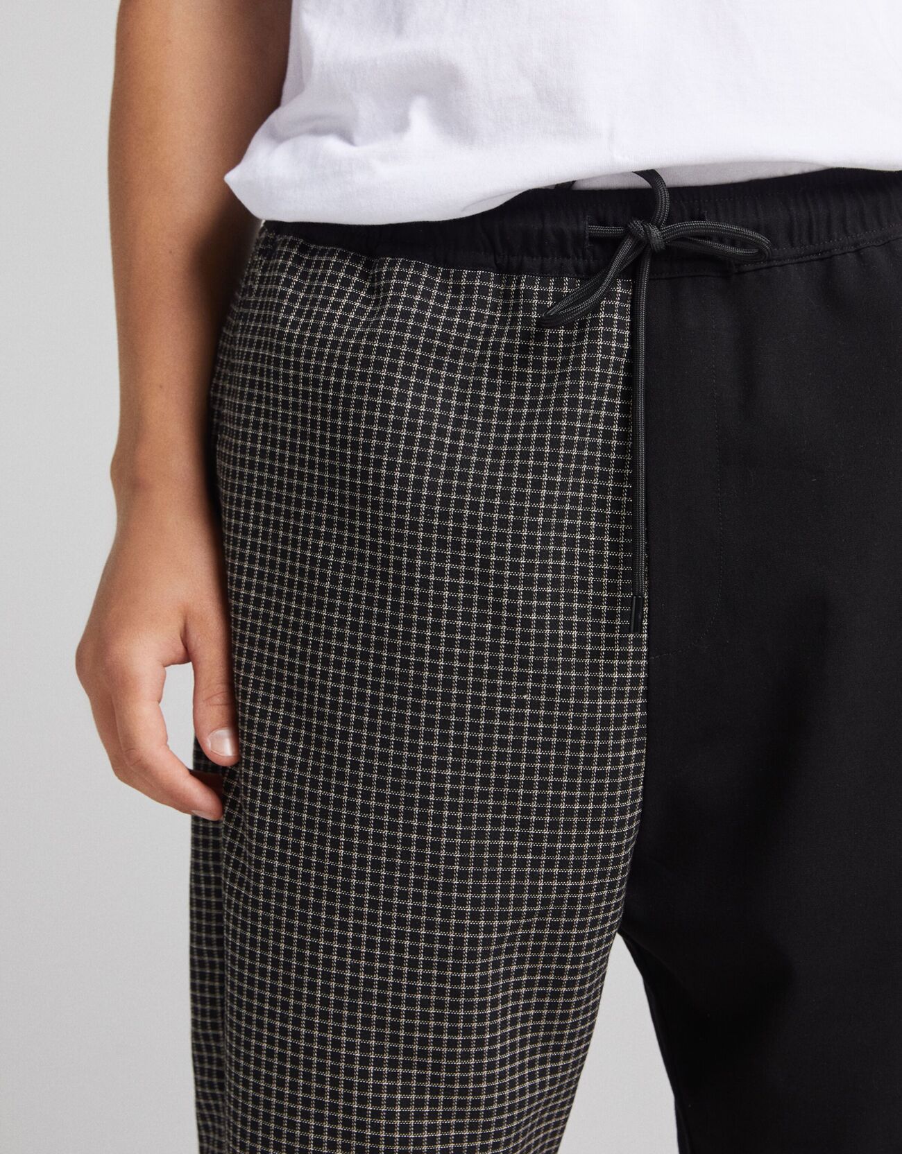 Bershka İki renkli jogging fit bermuda 2 Bershka İki renkli jogging fit bermuda 3