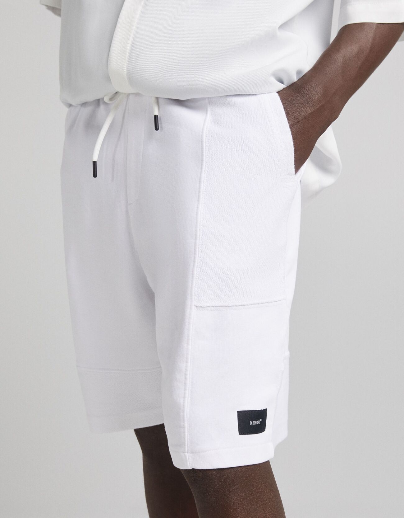 Bershka Kontrast parçalı pamuklu jogging fit bermuda 4 Bershka Kontrast parçalı pamuklu jogging fit bermuda 5