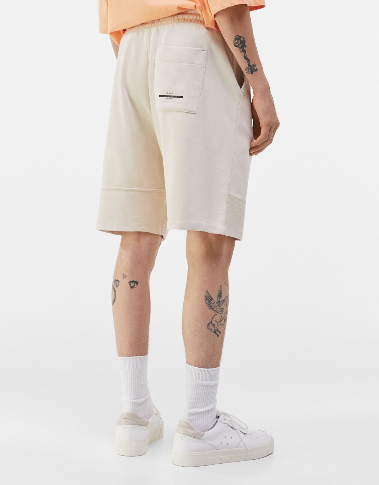 Bershka Kontrast parçalı pamuklu jogging fit bermuda 4 Bershka Kontrast parçalı pamuklu jogging fit bermuda 5