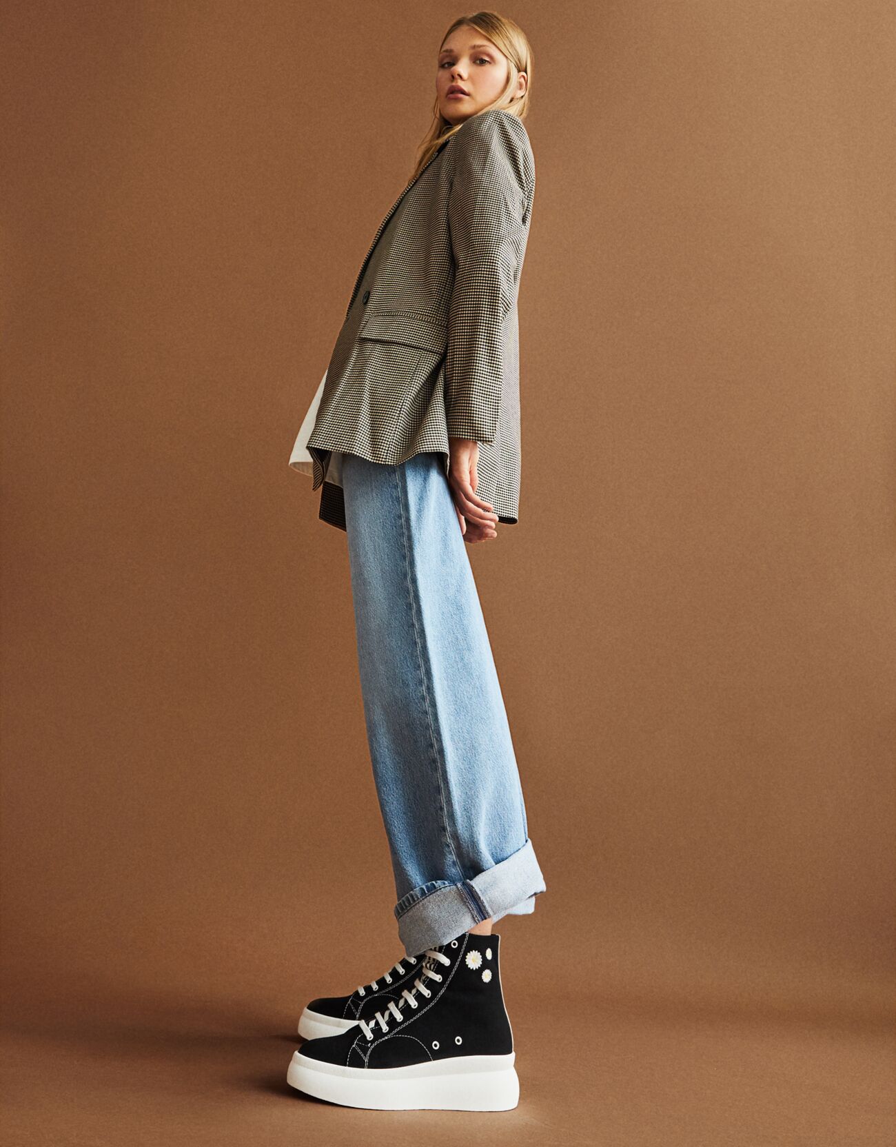 Bershka - Zapatillas abotinadas plataforma bordados