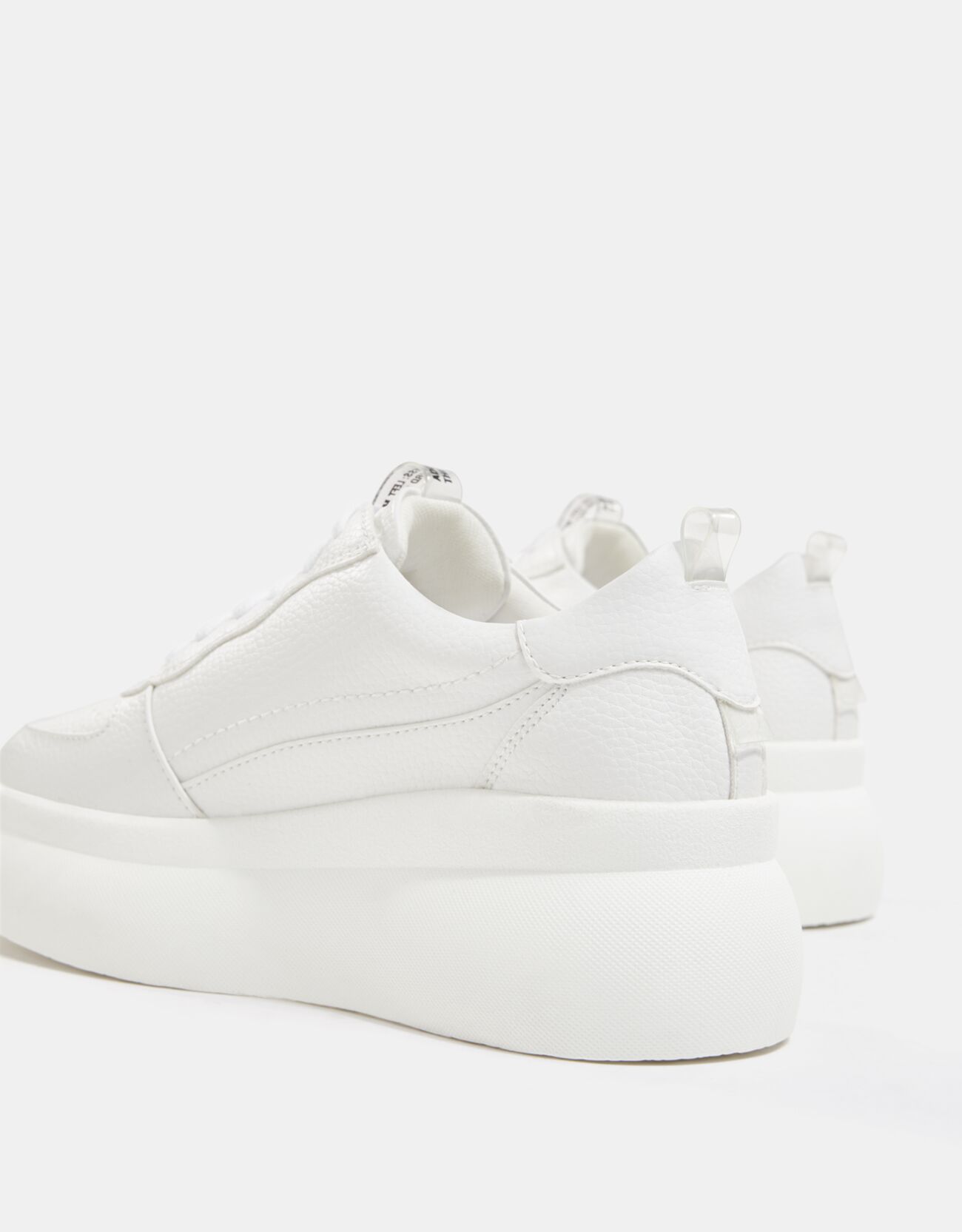 Bershka Kabartmalı platform spor ayakkabı. 8 Bershka Kabartmalı platform spor ayakkabı. 9