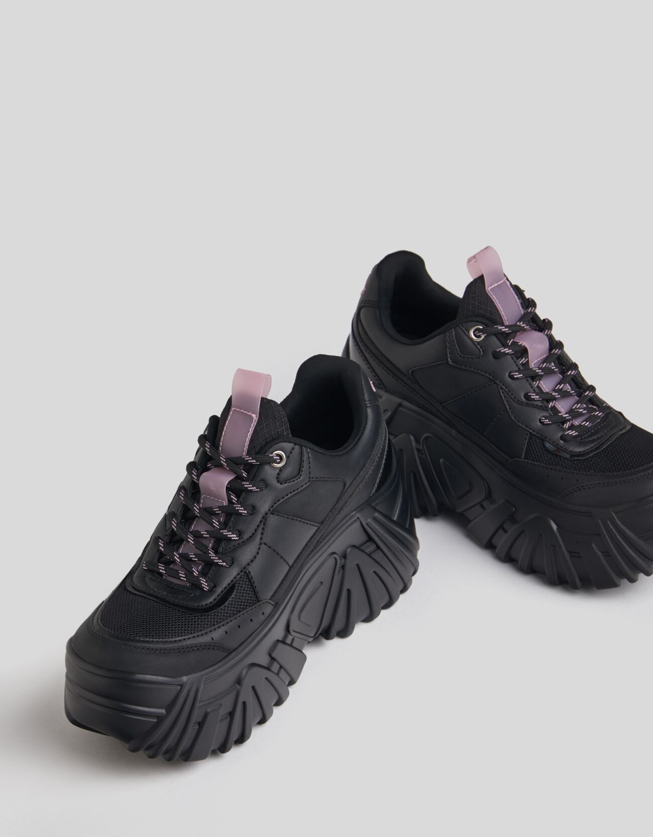 Bershka - Deportivas plataforma dragón