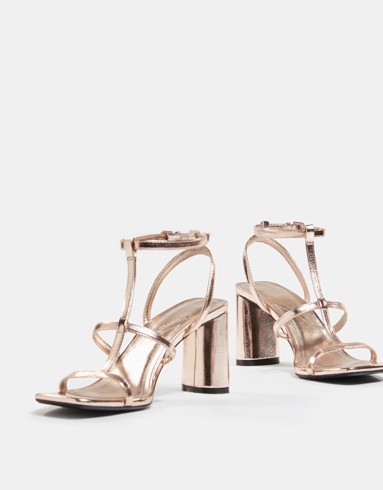 Bershka Metalik topuklu ince bantlı sandalet 10 Bershka Metalik topuklu ince bantlı sandalet 11