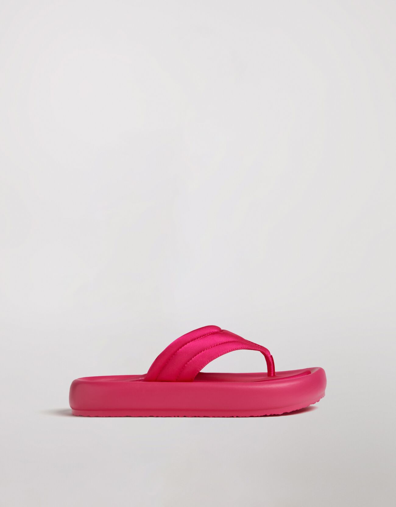 Bershka Kapitone kumaş platform sandalet. 2 Bershka Kapitone kumaş platform sandalet. 3
