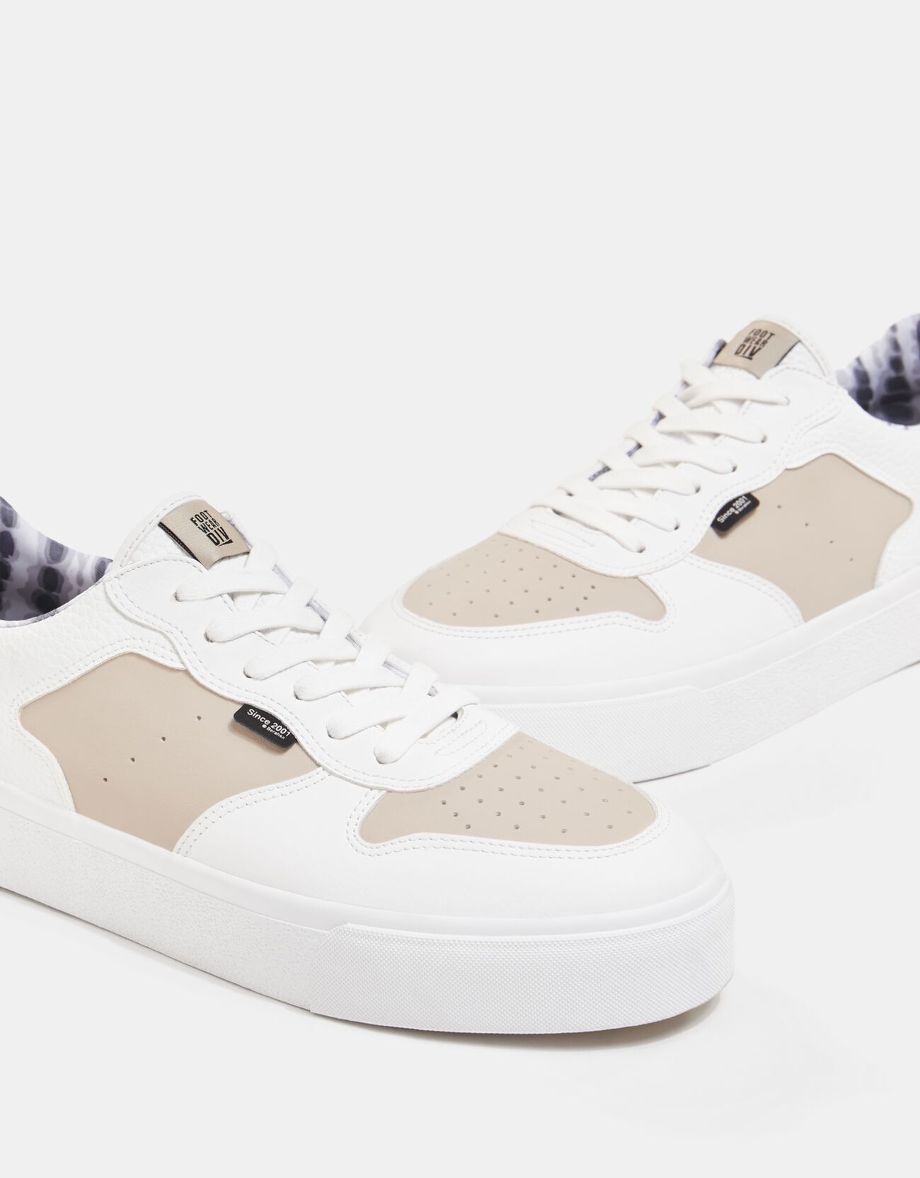 Bershka Kontrast spor ayakkabı 2 Bershka Kontrast spor ayakkabı 3