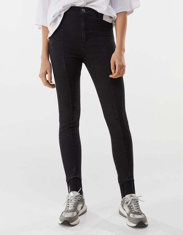 Fuseau Jeans Woman Bershka La actualización constante y la voluntad de ir siempre por delante son las claves del éxito de bershka. bershka