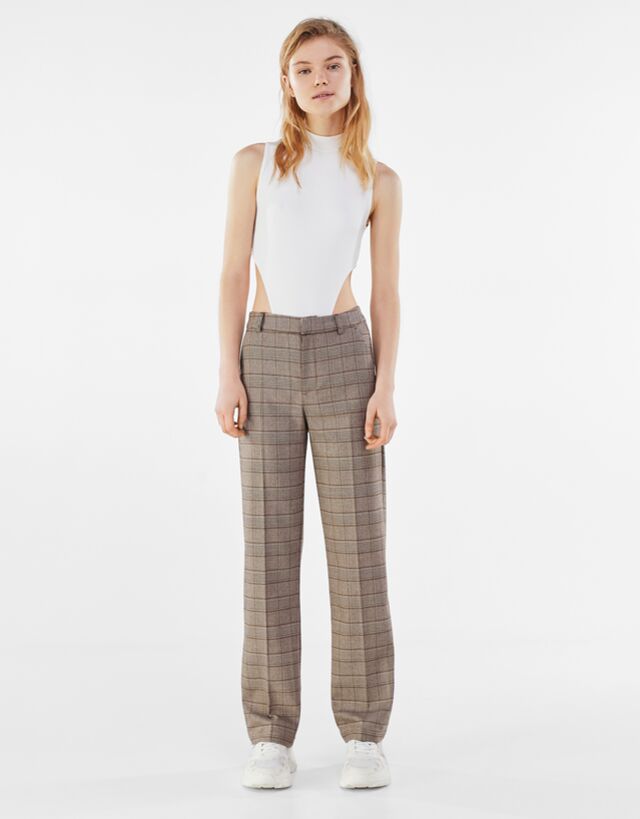 Relaxed fit straight leg trousers 