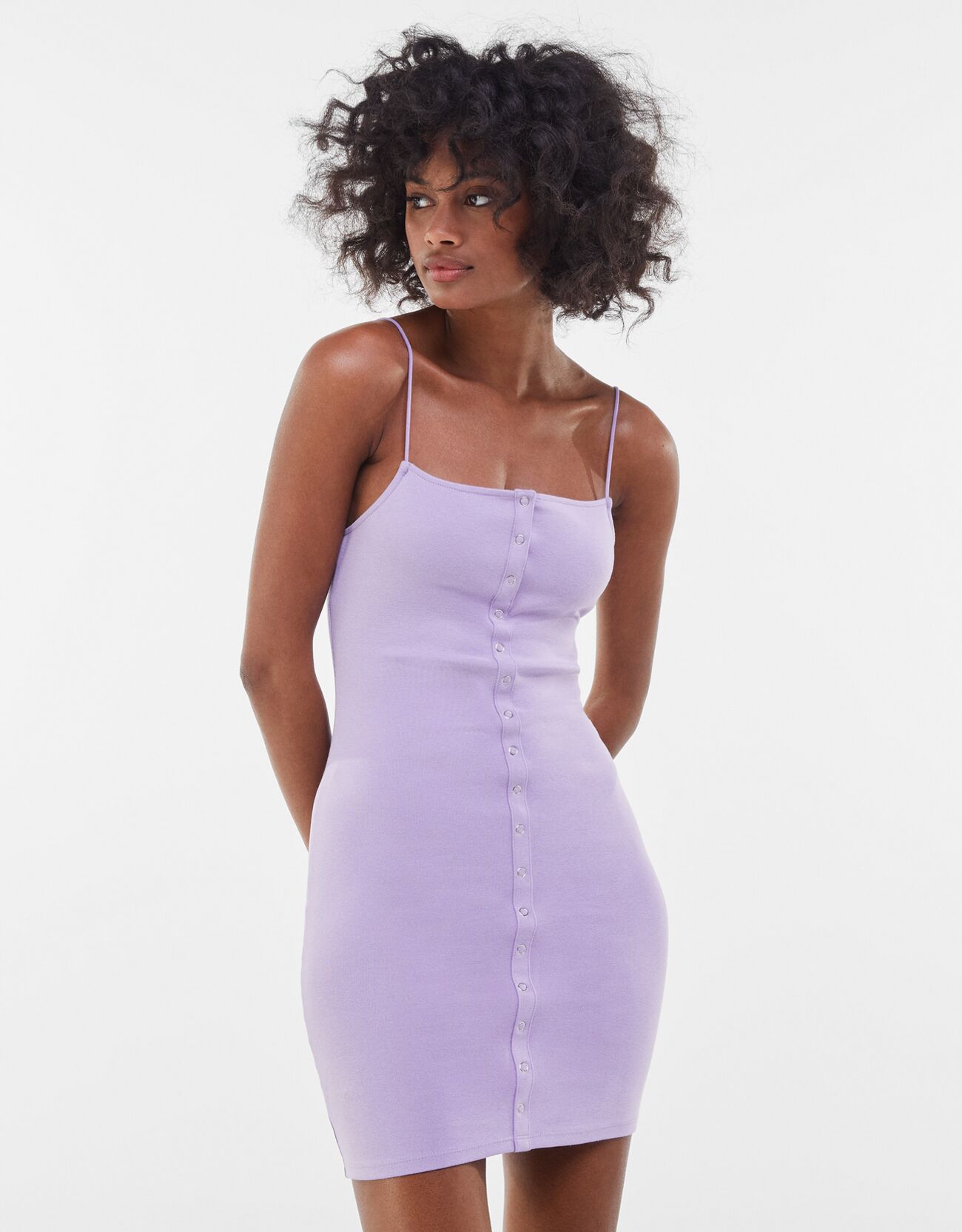 Фиолетовый Короткое платье из ткани в рубчик с застежкой на пуговицы Bershka