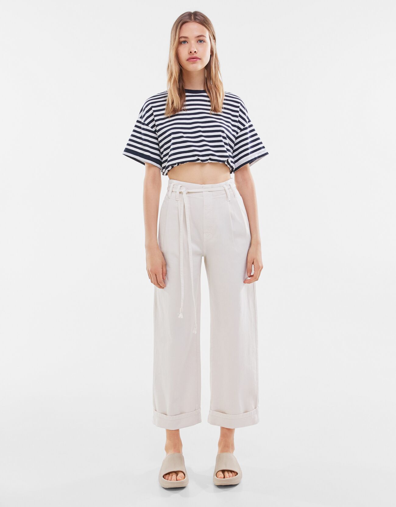 Bershka Crop tişört 6 Bershka Crop tişört 7