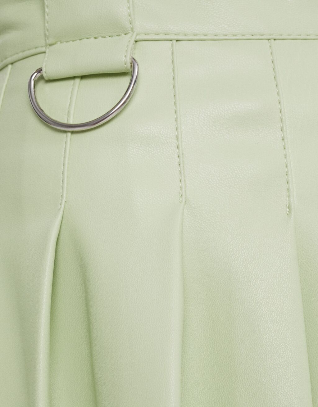 Falda efecto piel tablas - Mujer | Bershka