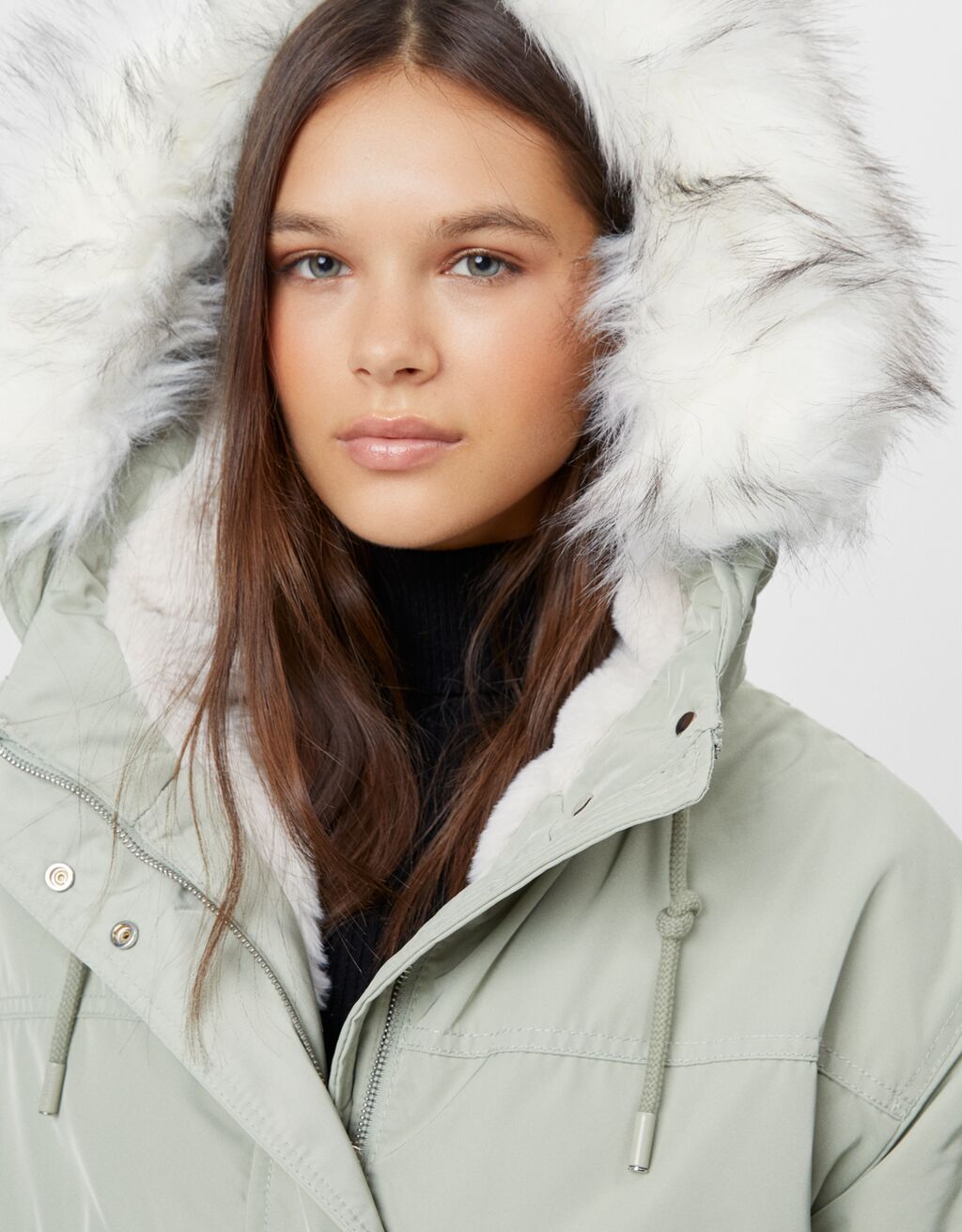 Chaquetas y abrigos rebajados en Bershka: oportunidades de fin de año 5 Moncloa 6492200506 2 2 3 Moncloa
