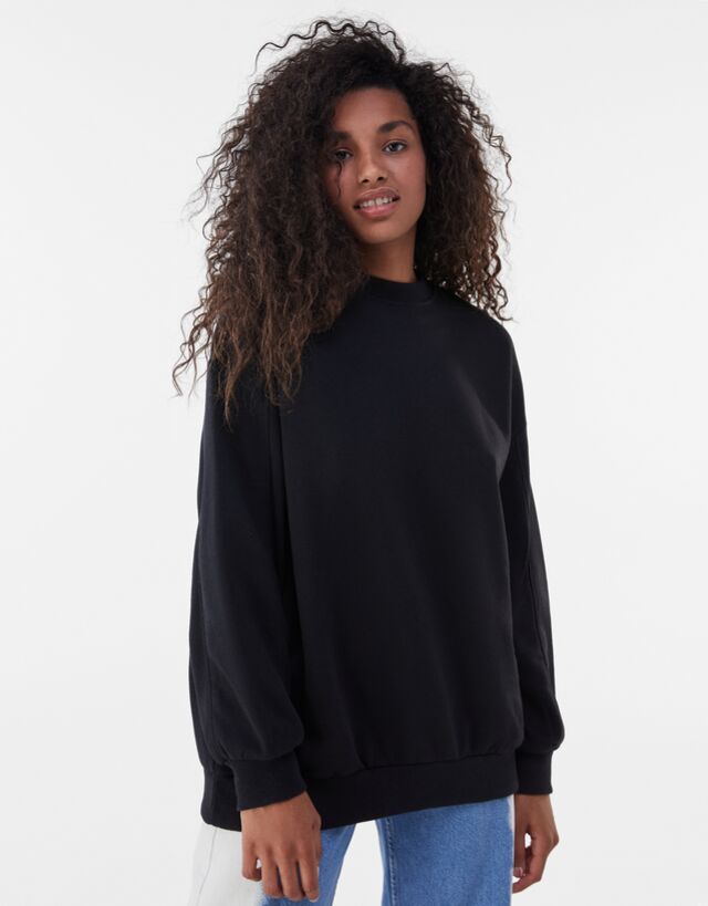 black oversized sweatshirts
